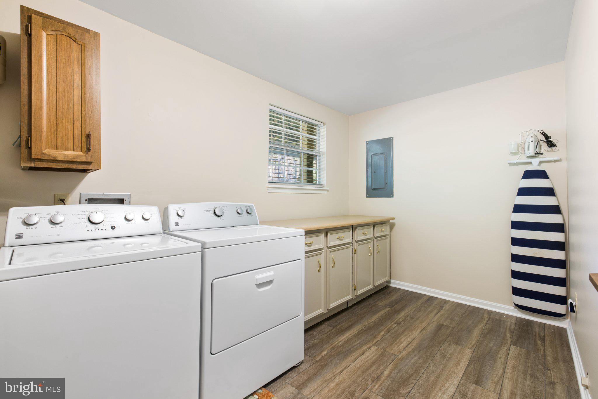 WARR LAKES - Residential