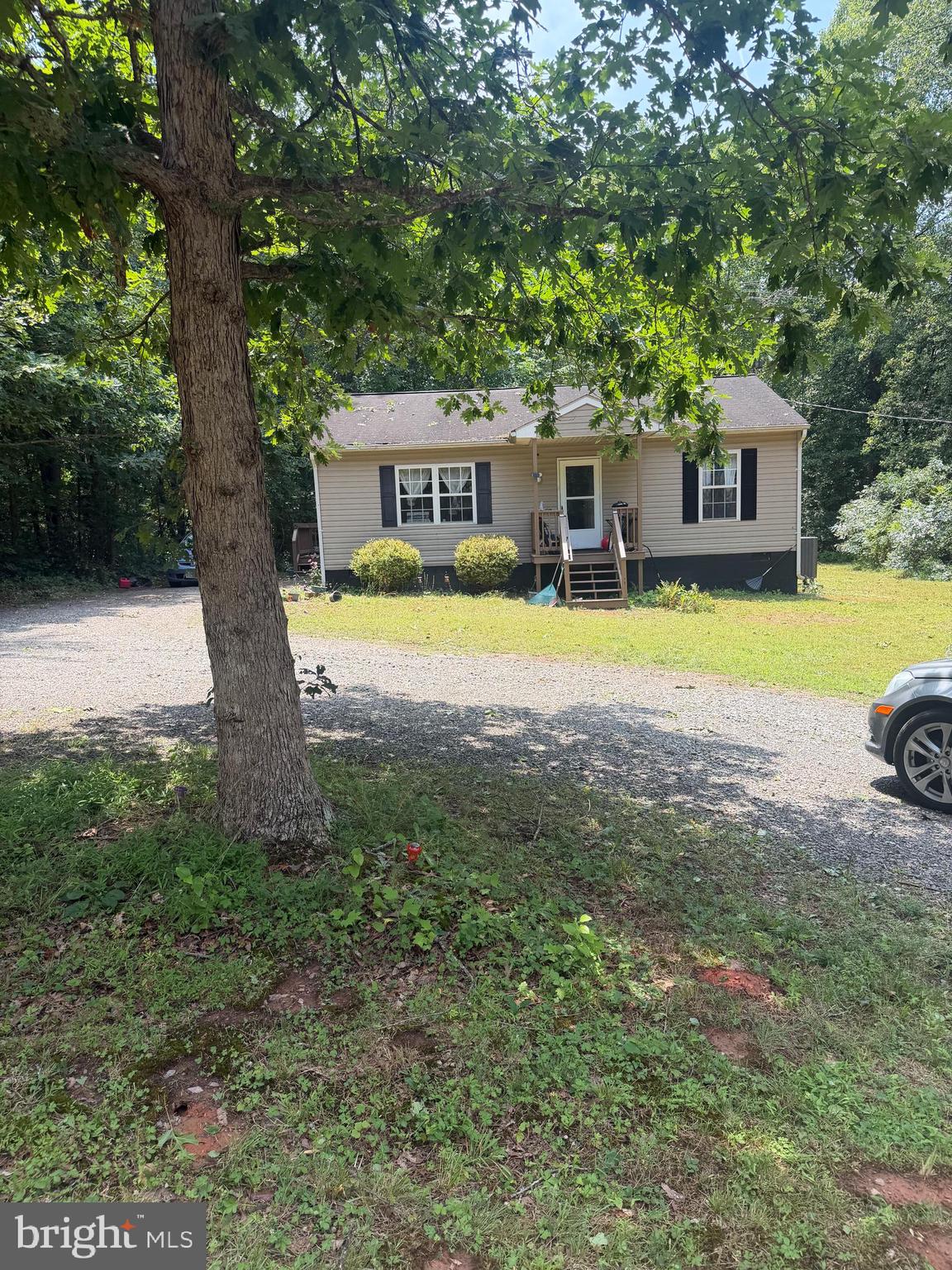 This 2-bedroom, 1-bath home in beautiful Louisa has everything you need to live comfortably and enjoy the countryside. NOT FAR FROM THE WATER (LAKE ANNA).  VERY PEACE AREA.  BEAUTIFUL BACK YARD.  GREAT PLACE TP START A FAMILY,