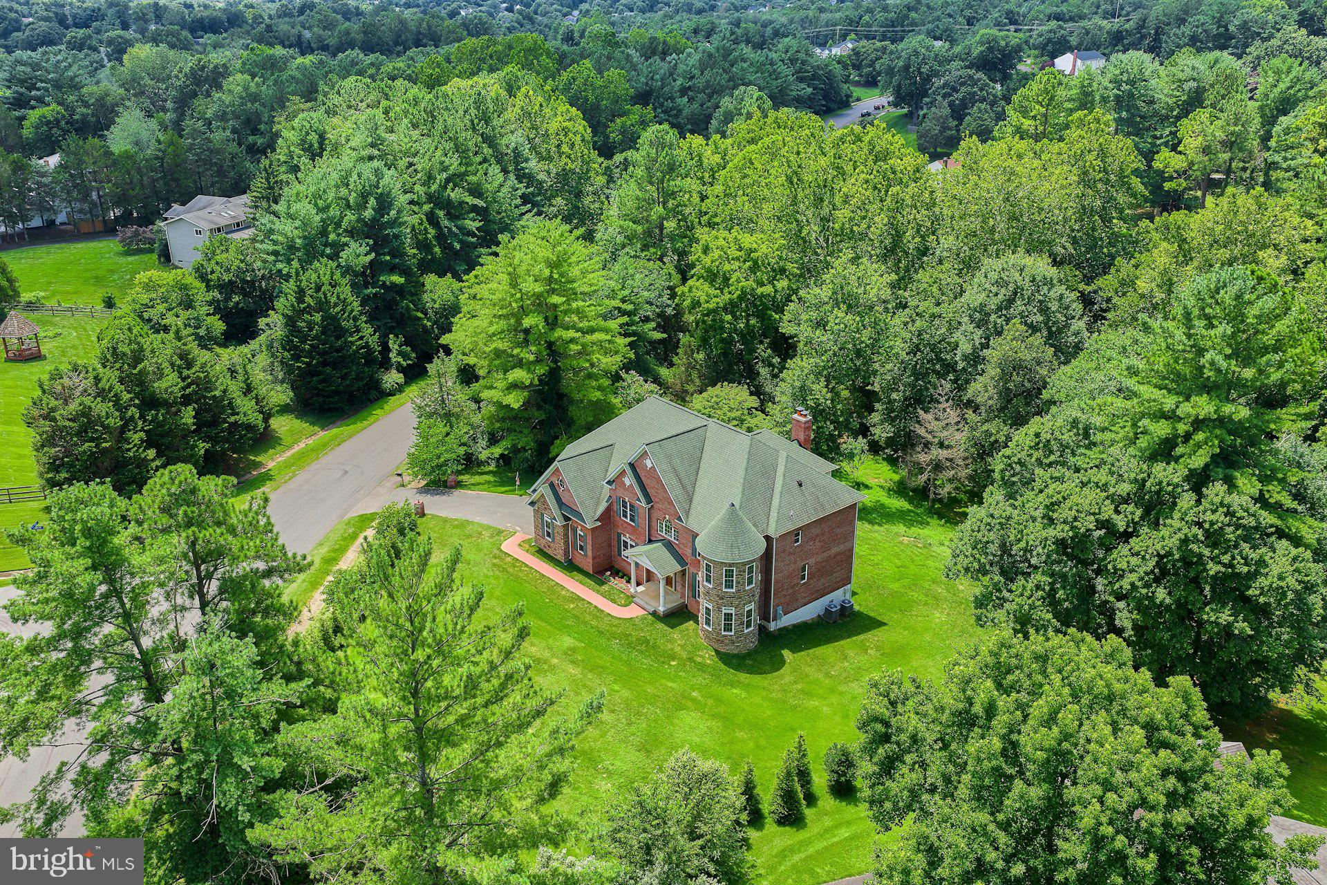 LOCKMEADE - Residential