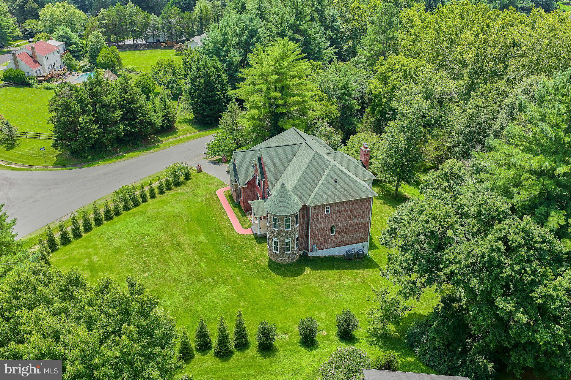 LOCKMEADE - Residential