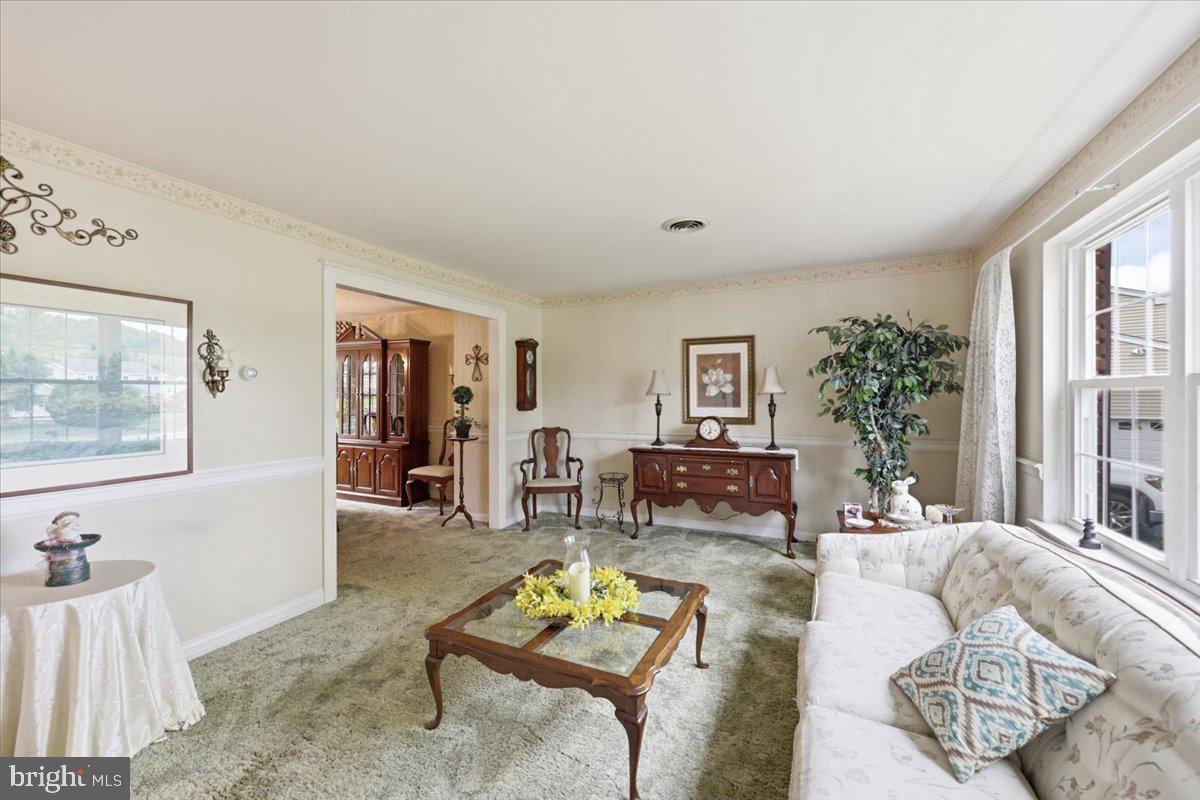 SUNNYSIDE FARMS - Residential