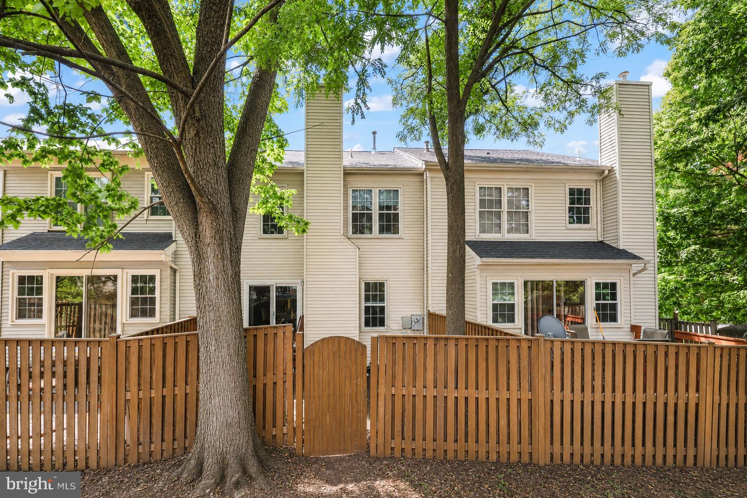 OVERLOOK POINTE - Residential
