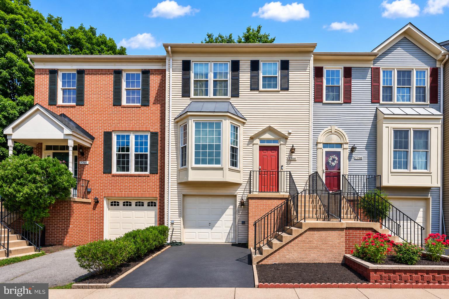 OVERLOOK POINTE - Residential