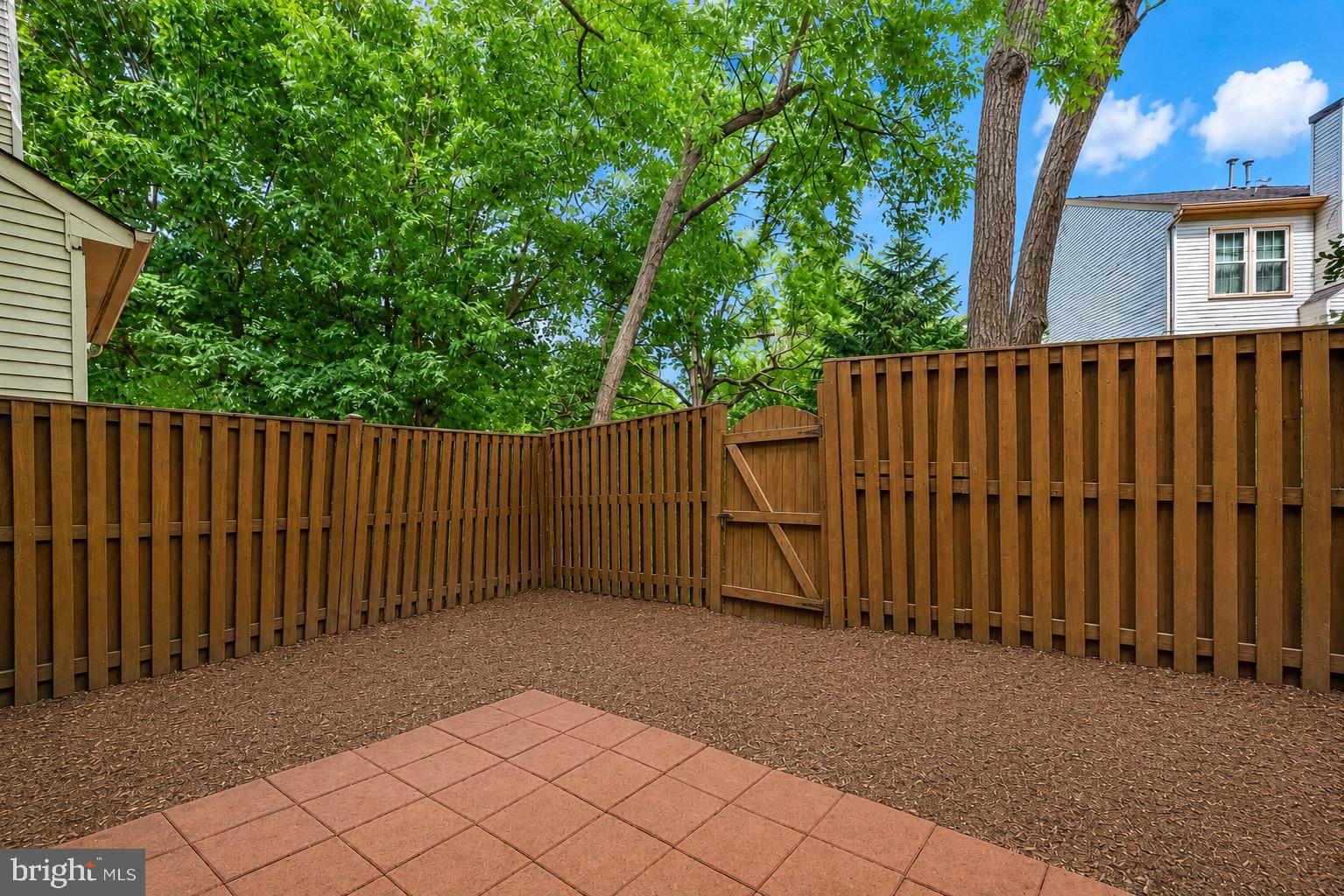 OVERLOOK POINTE - Residential