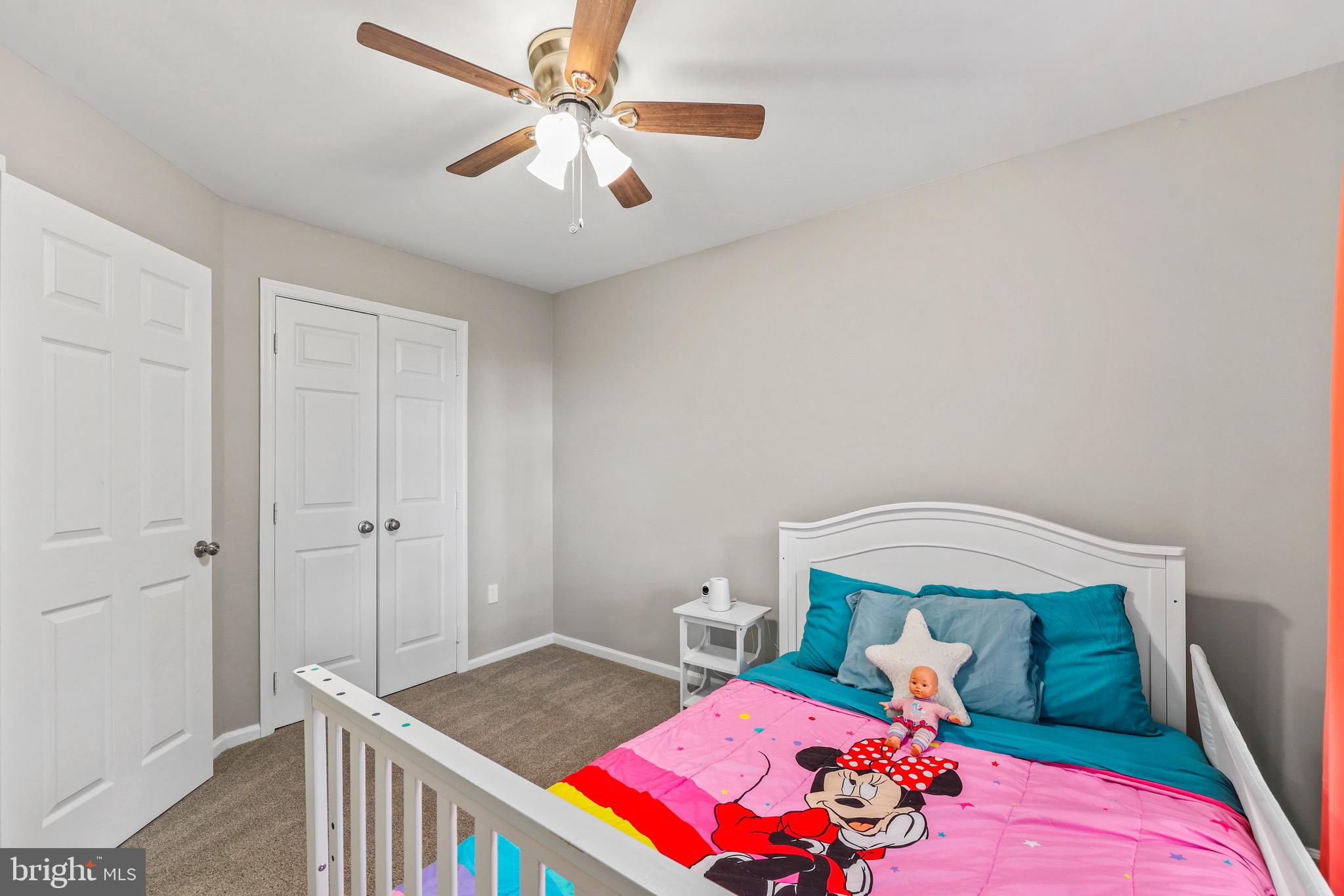 OVERLOOK POINTE - Residential