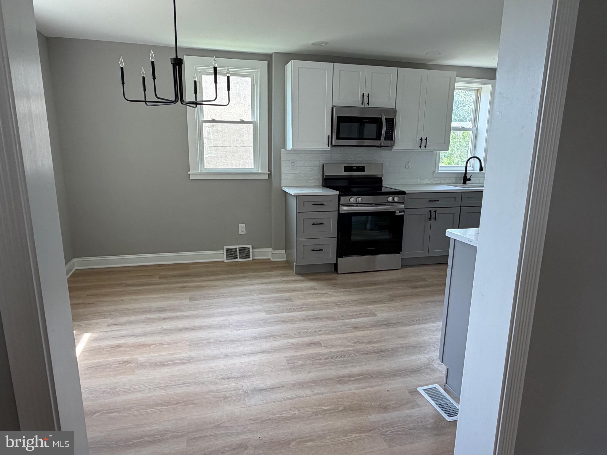 COLLINS PARK - Residential