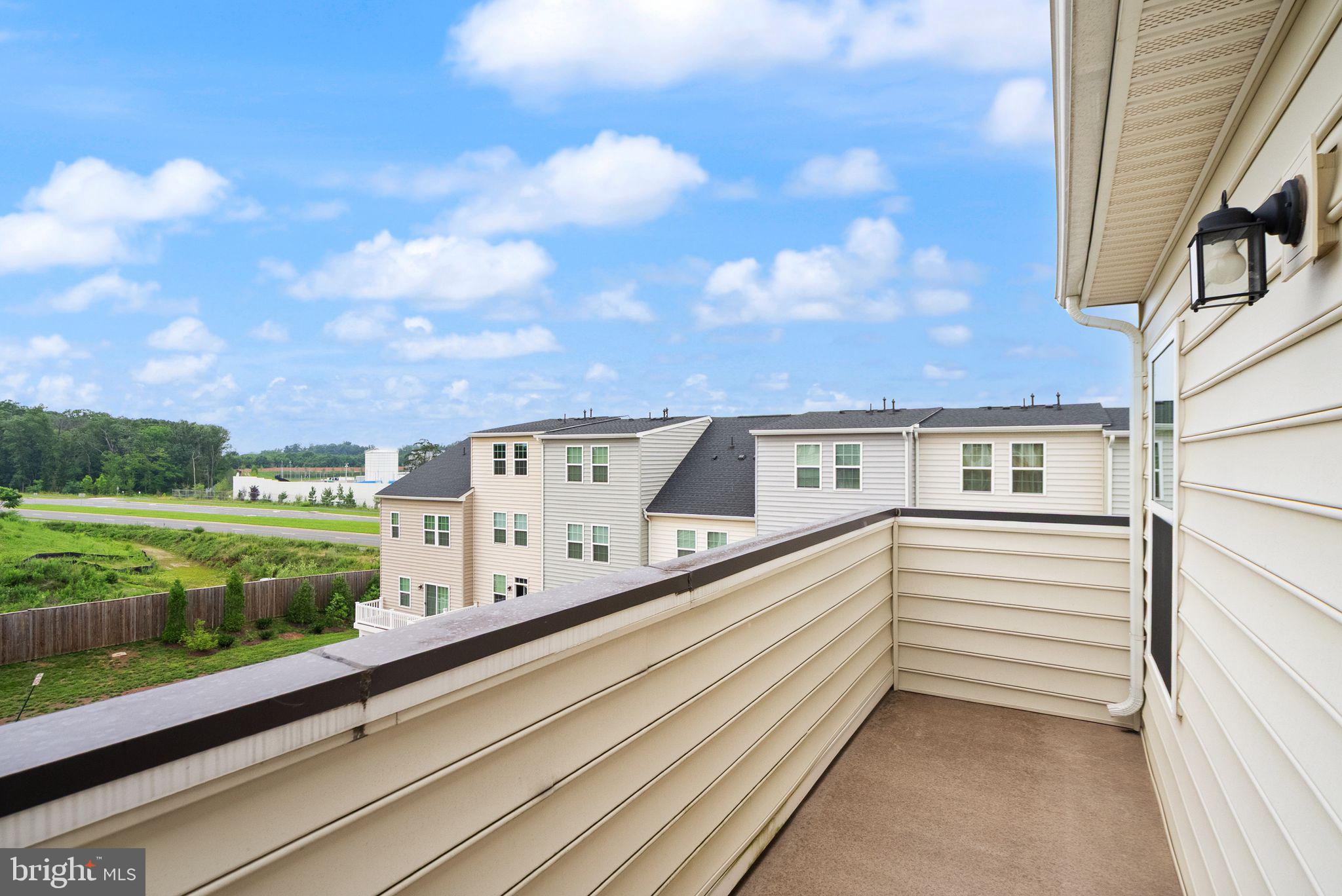 ARCOLA TOWN CENTER - Residential