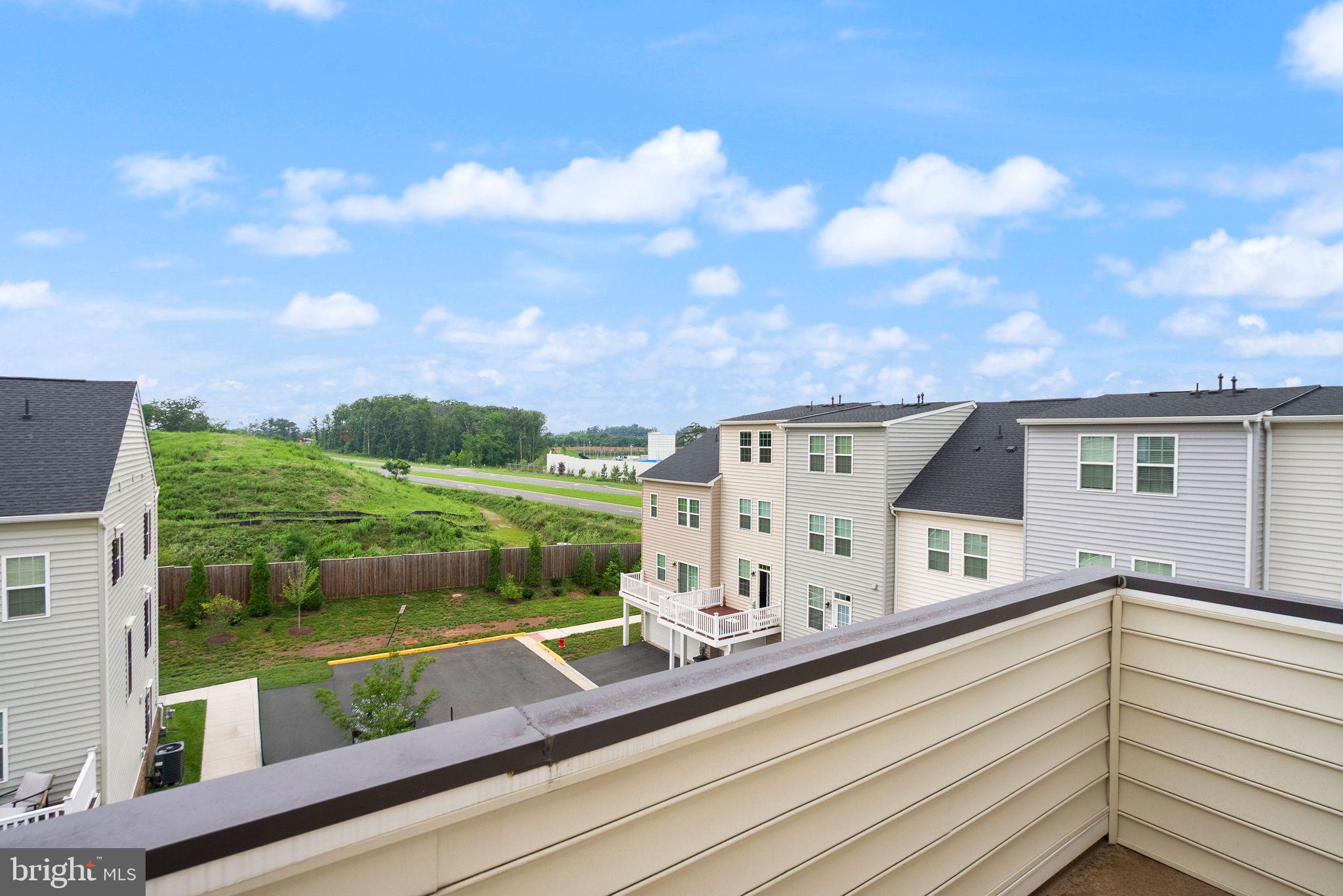 ARCOLA TOWN CENTER - Residential