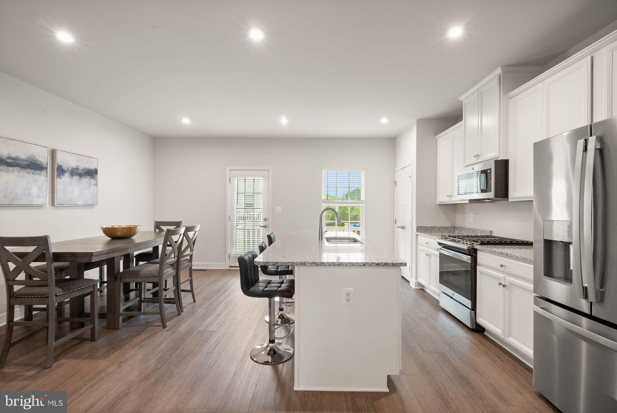 ARCOLA TOWN CENTER - Residential