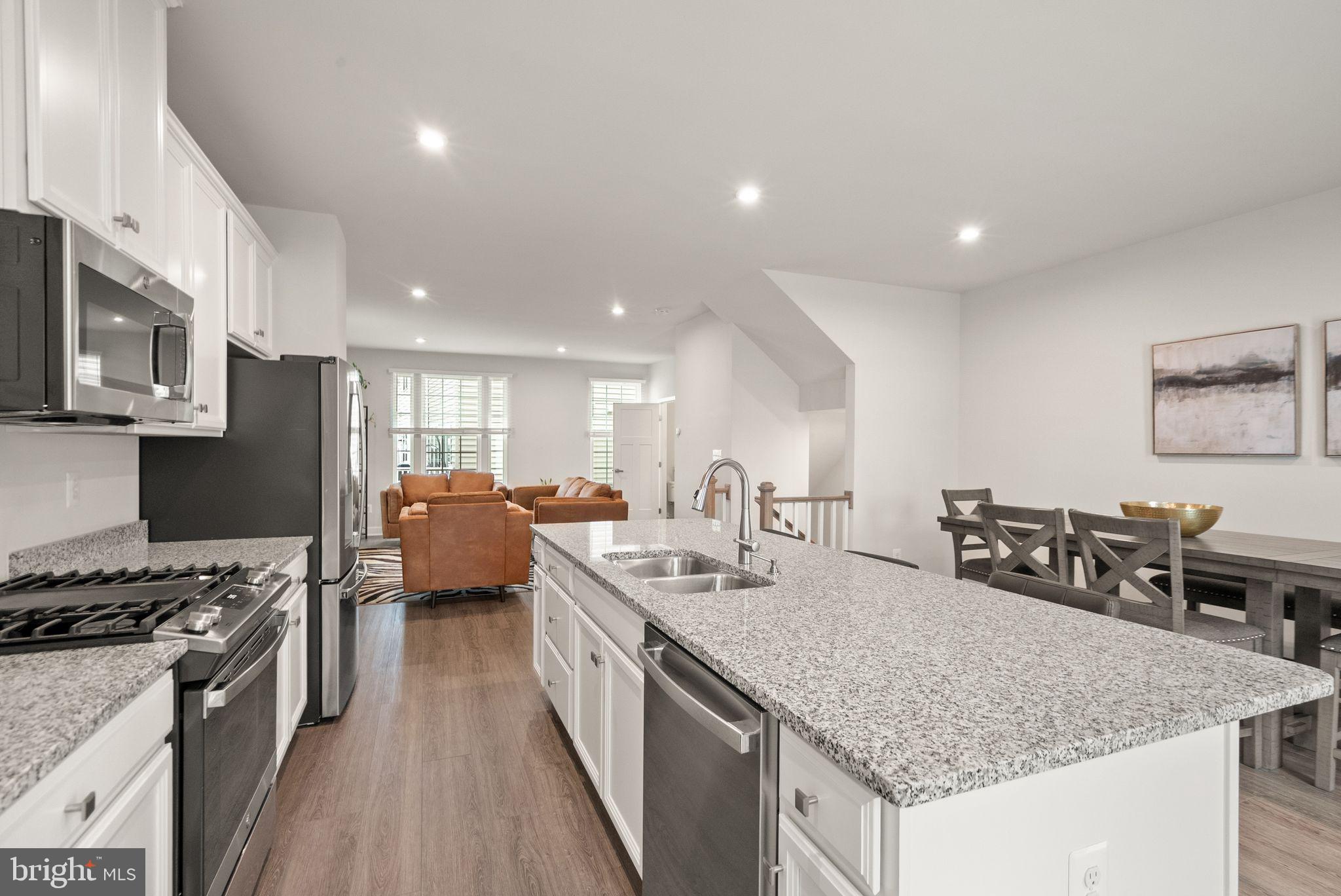 ARCOLA TOWN CENTER - Residential