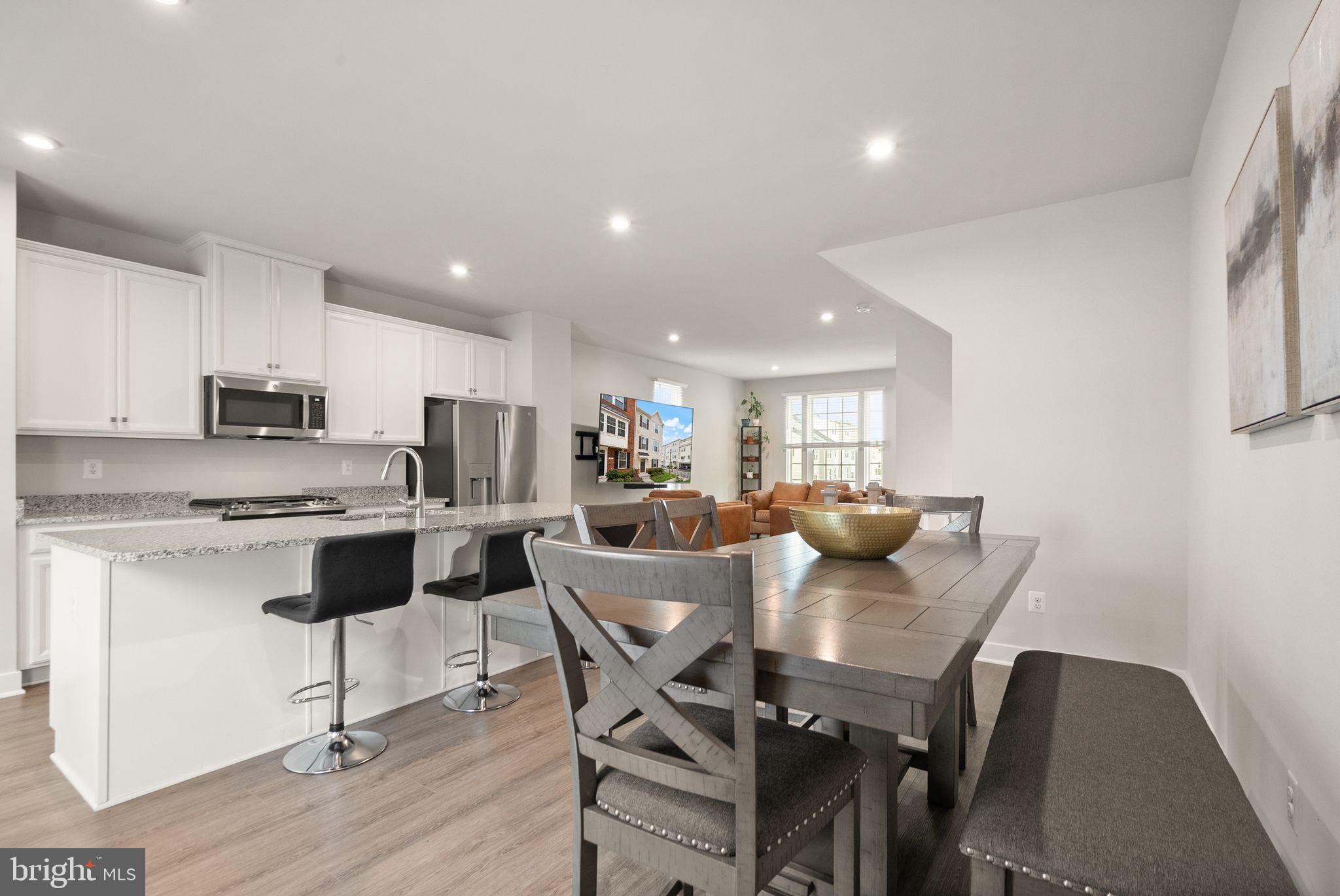 ARCOLA TOWN CENTER - Residential