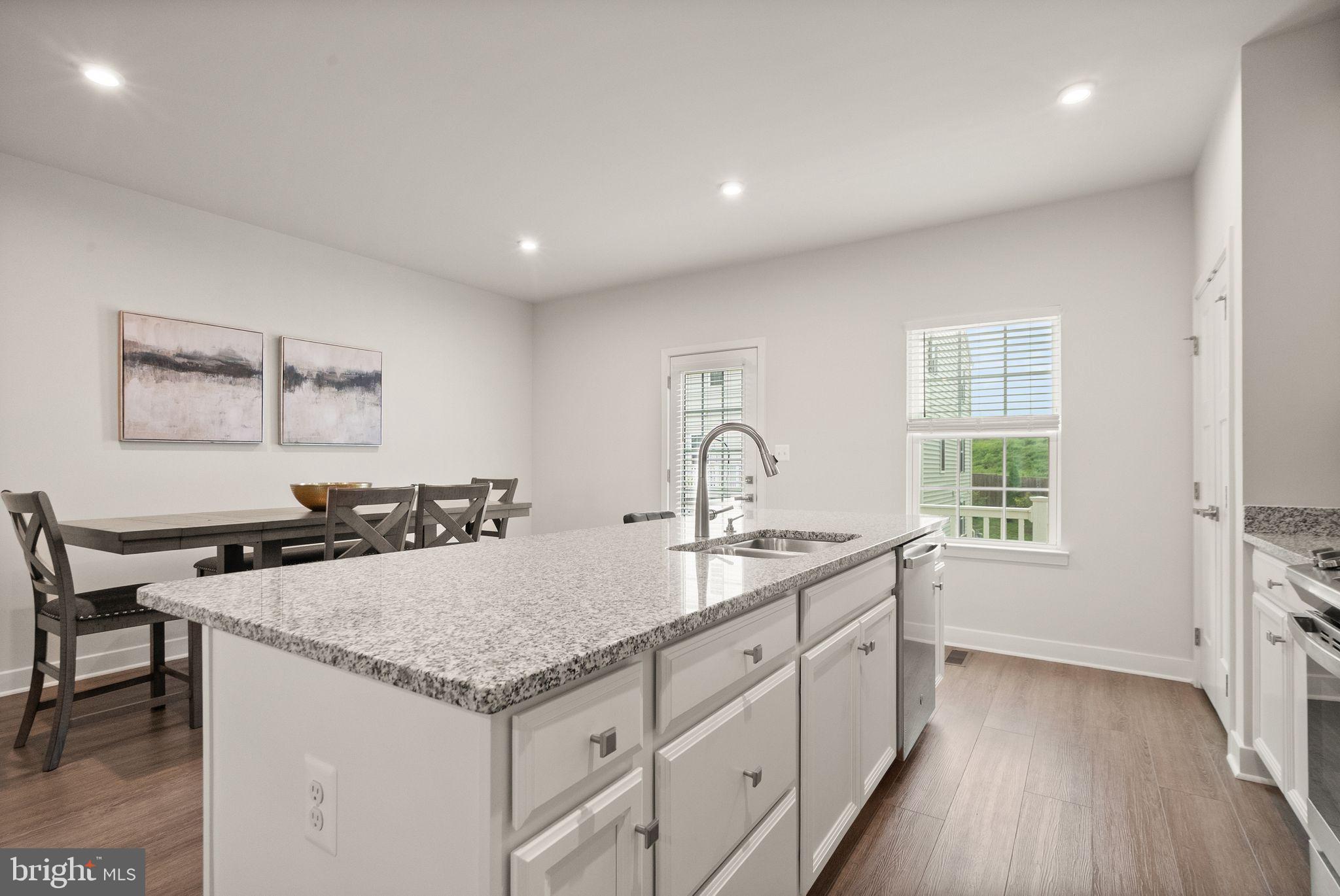 ARCOLA TOWN CENTER - Residential