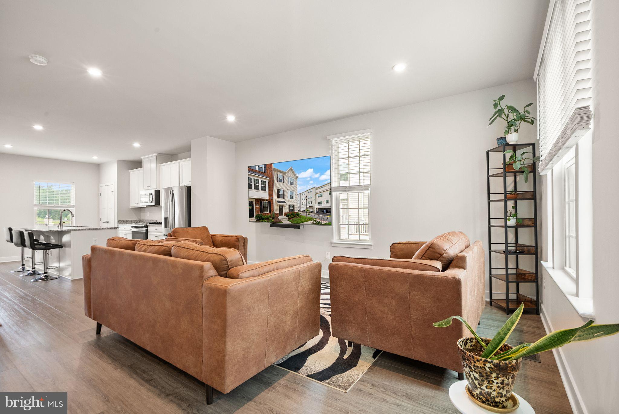 ARCOLA TOWN CENTER - Residential