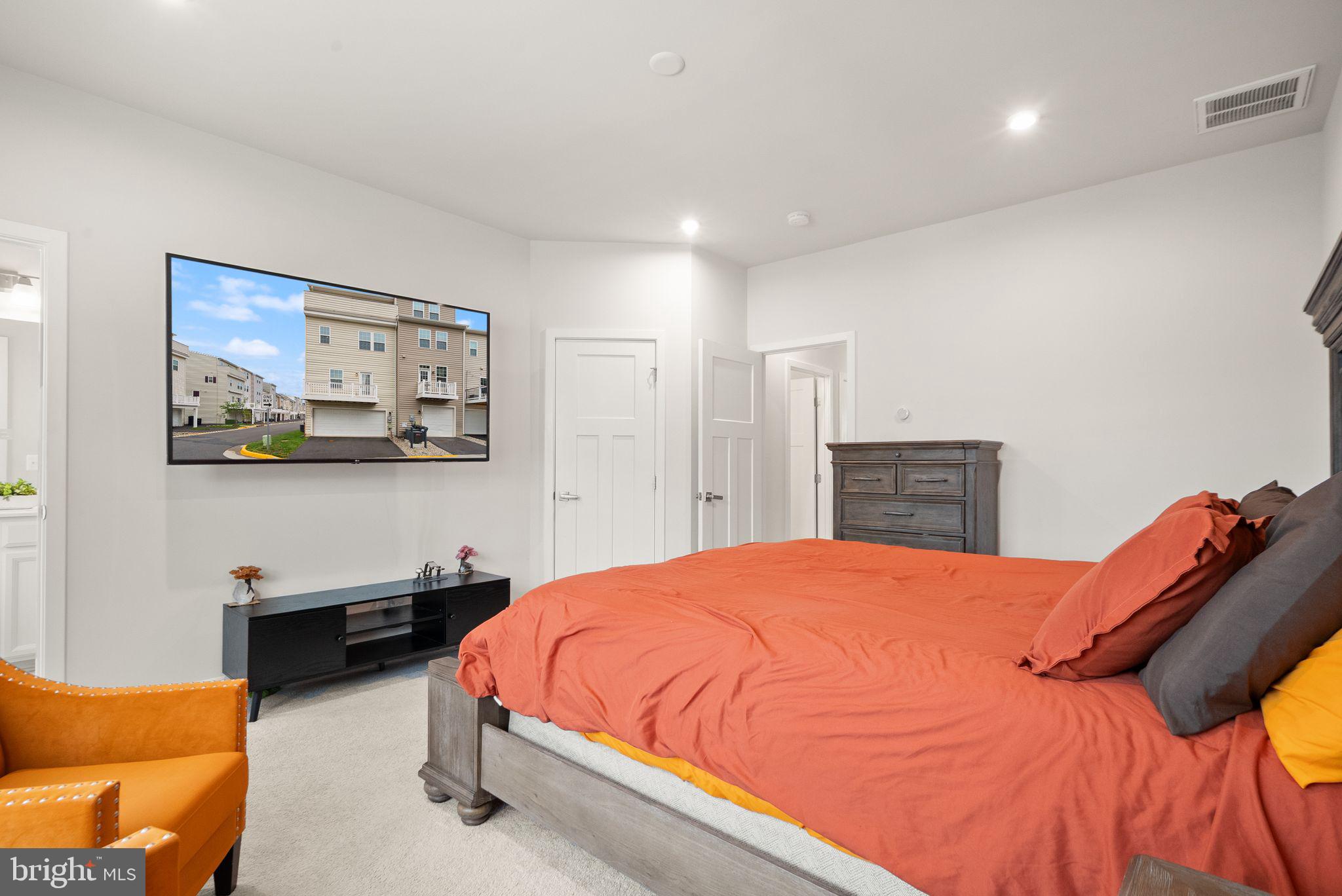 ARCOLA TOWN CENTER - Residential
