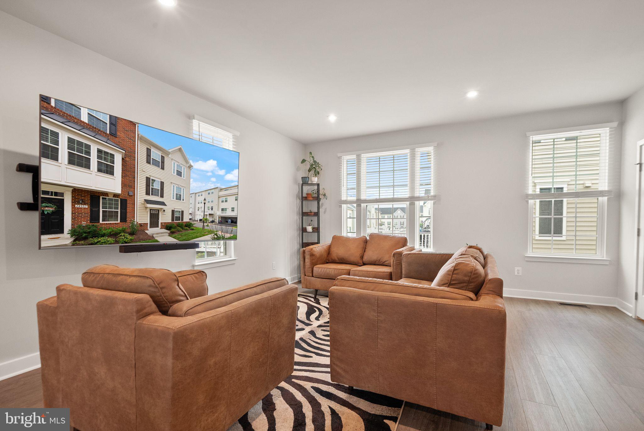 ARCOLA TOWN CENTER - Residential