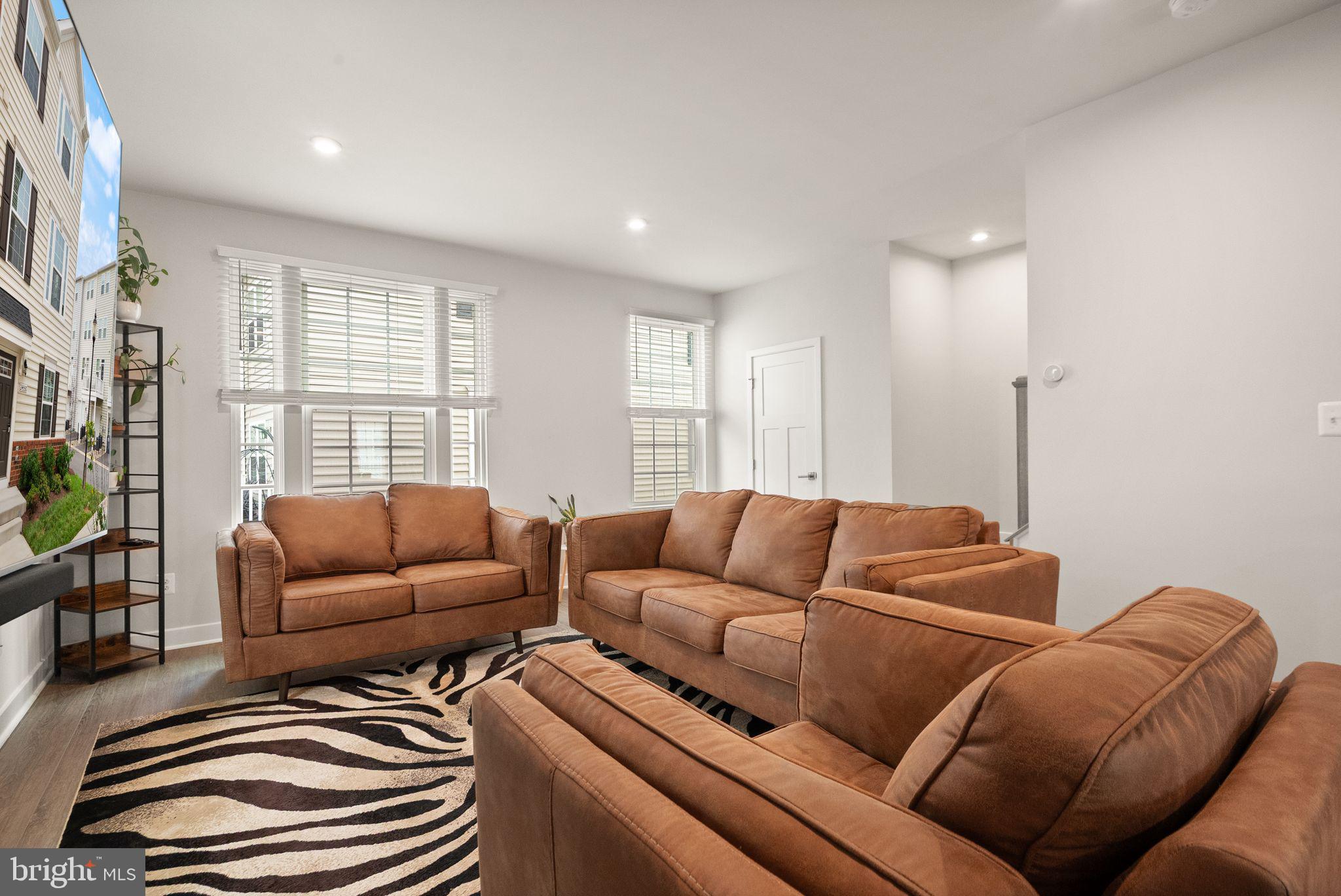 ARCOLA TOWN CENTER - Residential