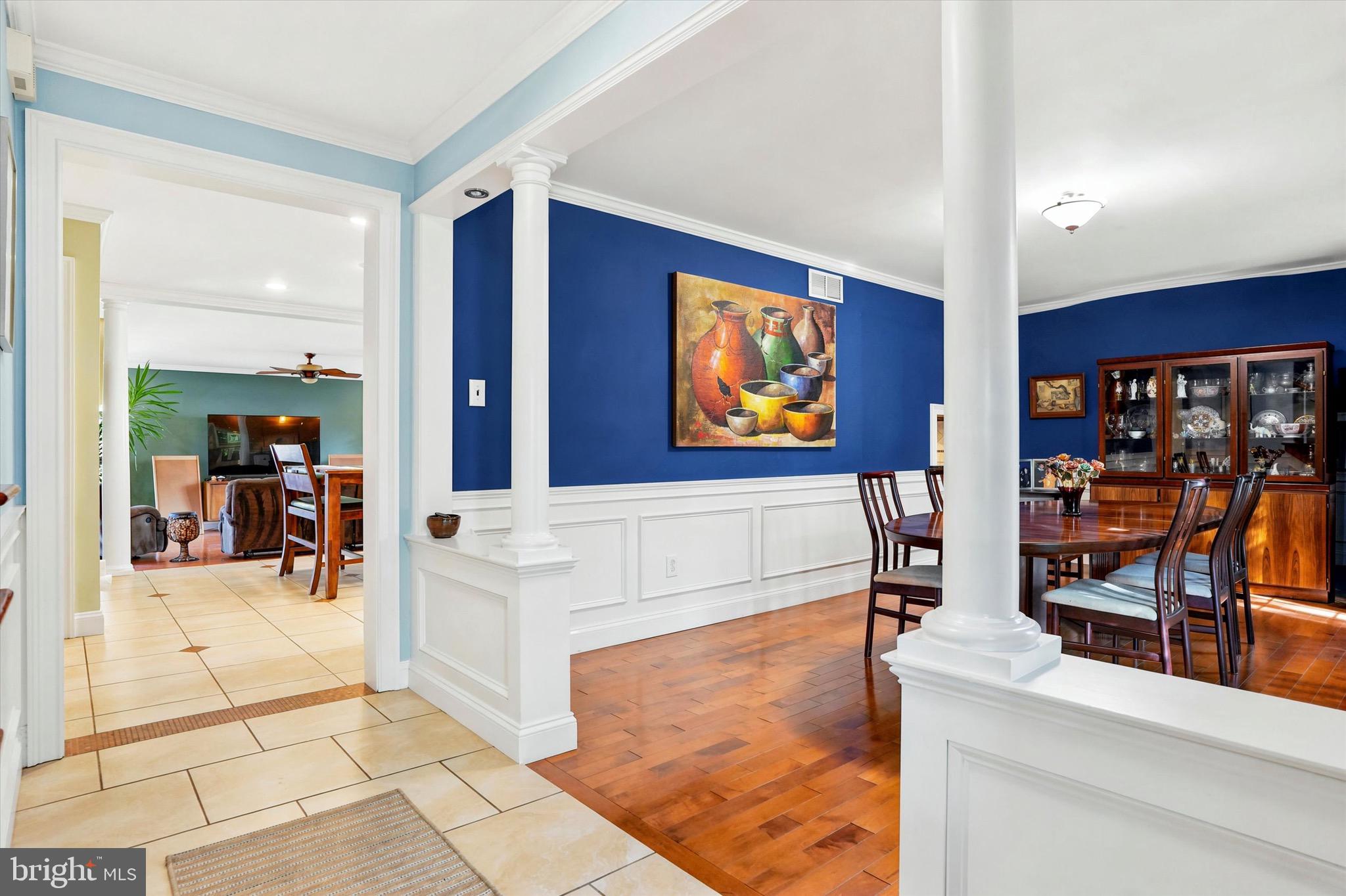 COLONIAL MANOR - Residential