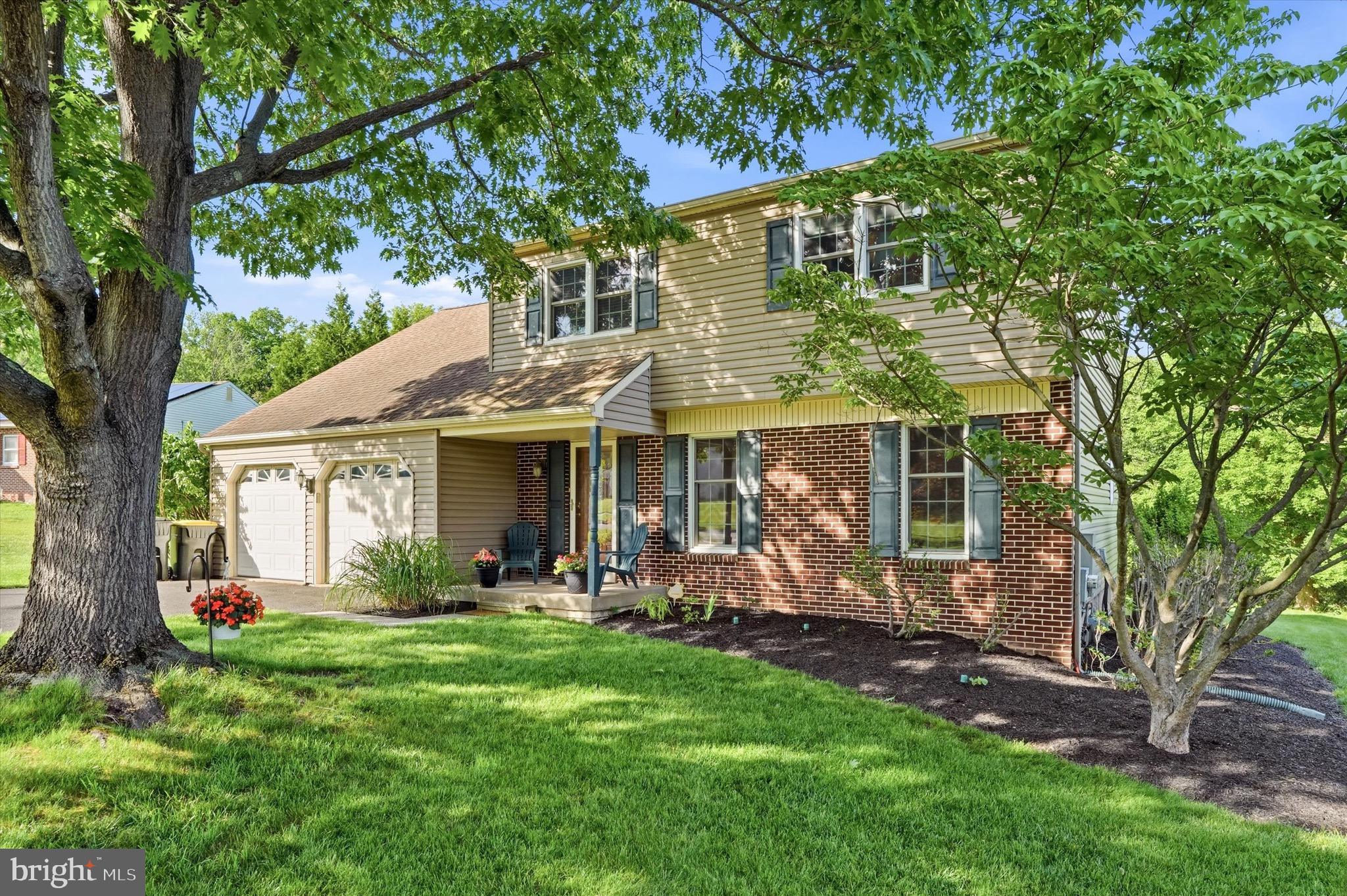 COLONIAL MANOR - Residential