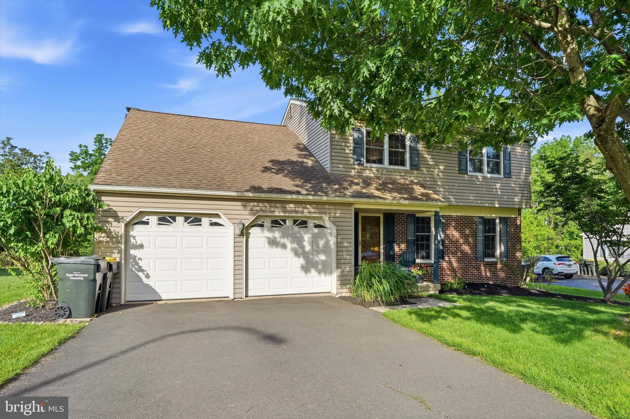 COLONIAL MANOR - Residential