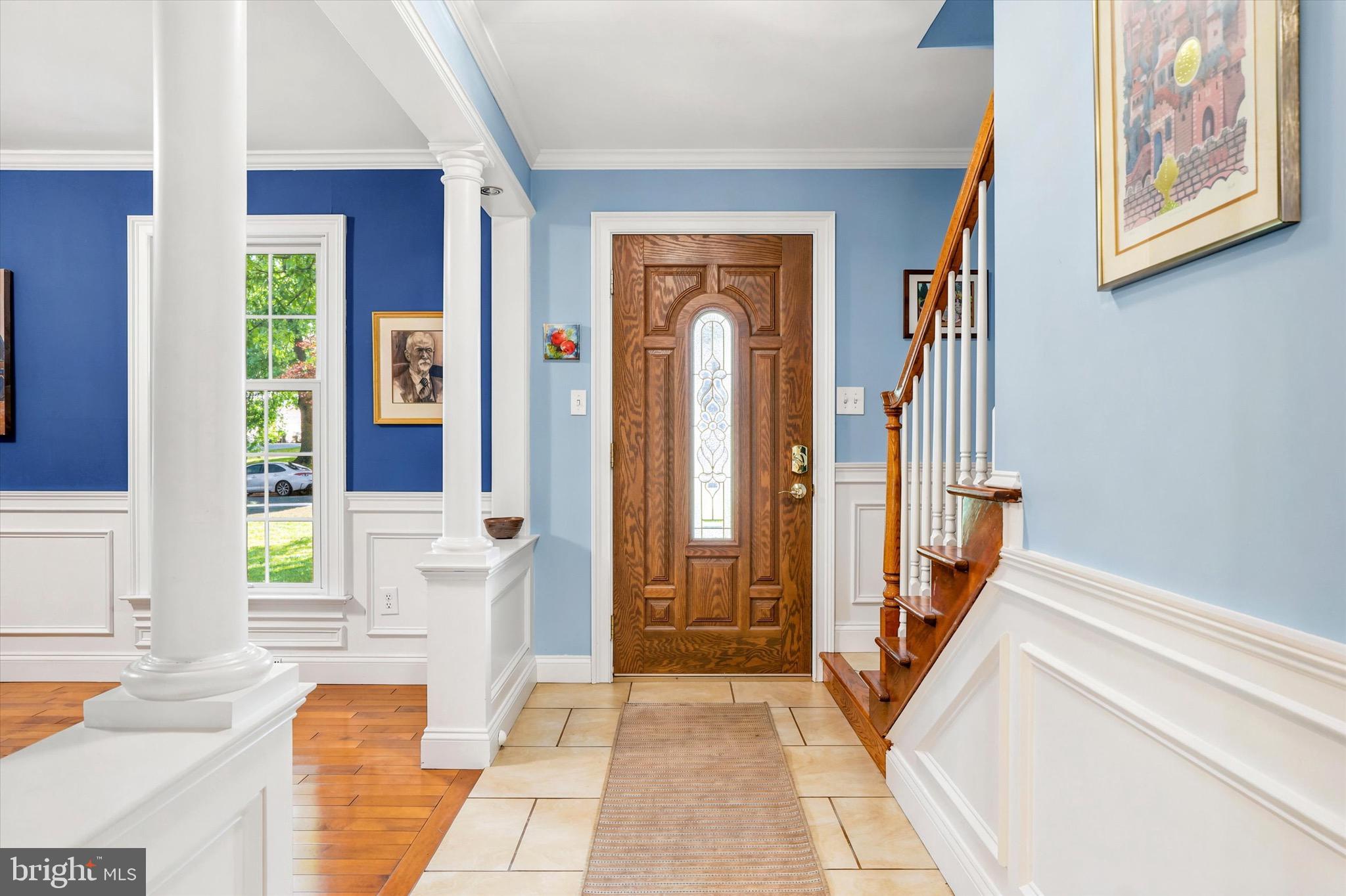 COLONIAL MANOR - Residential