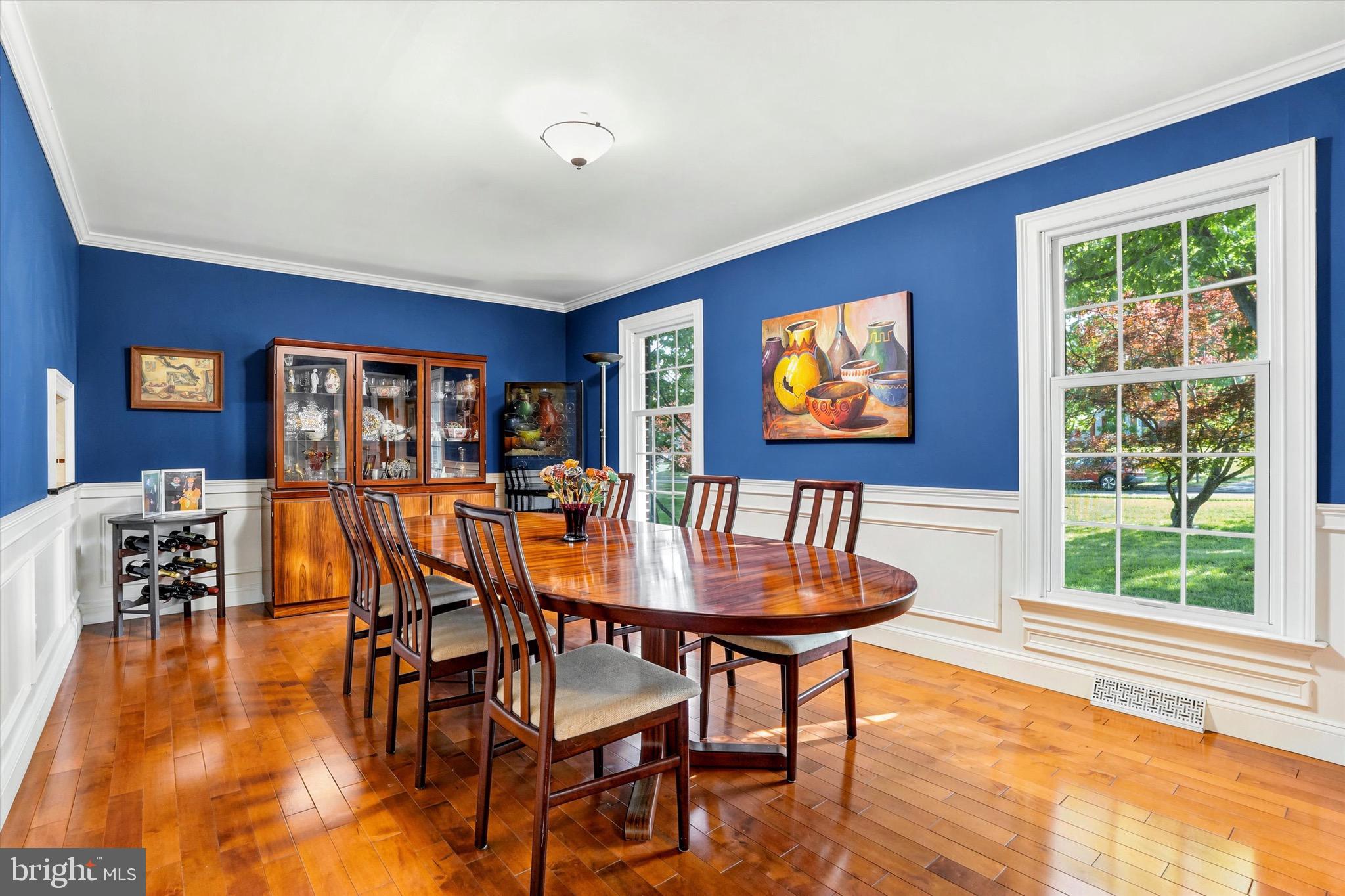 COLONIAL MANOR - Residential