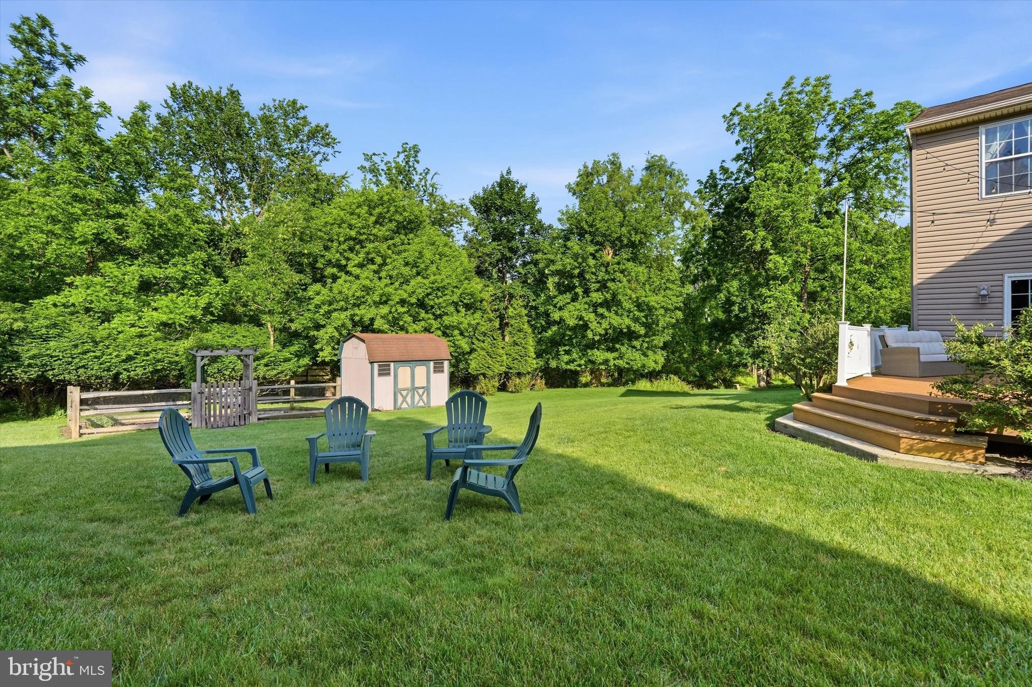 COLONIAL MANOR - Residential