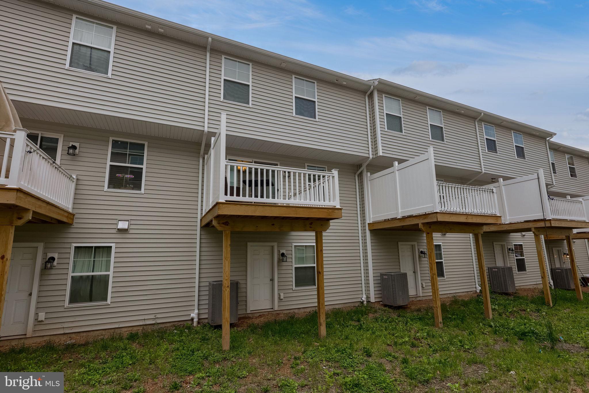 FAIRVIEW SQUARE - Residential