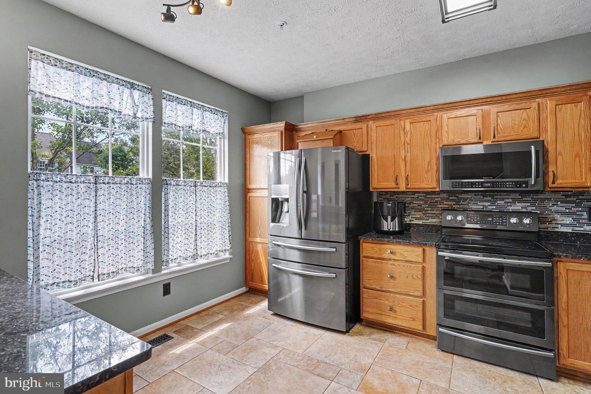 FARMINGTON VILLAGE - Residential