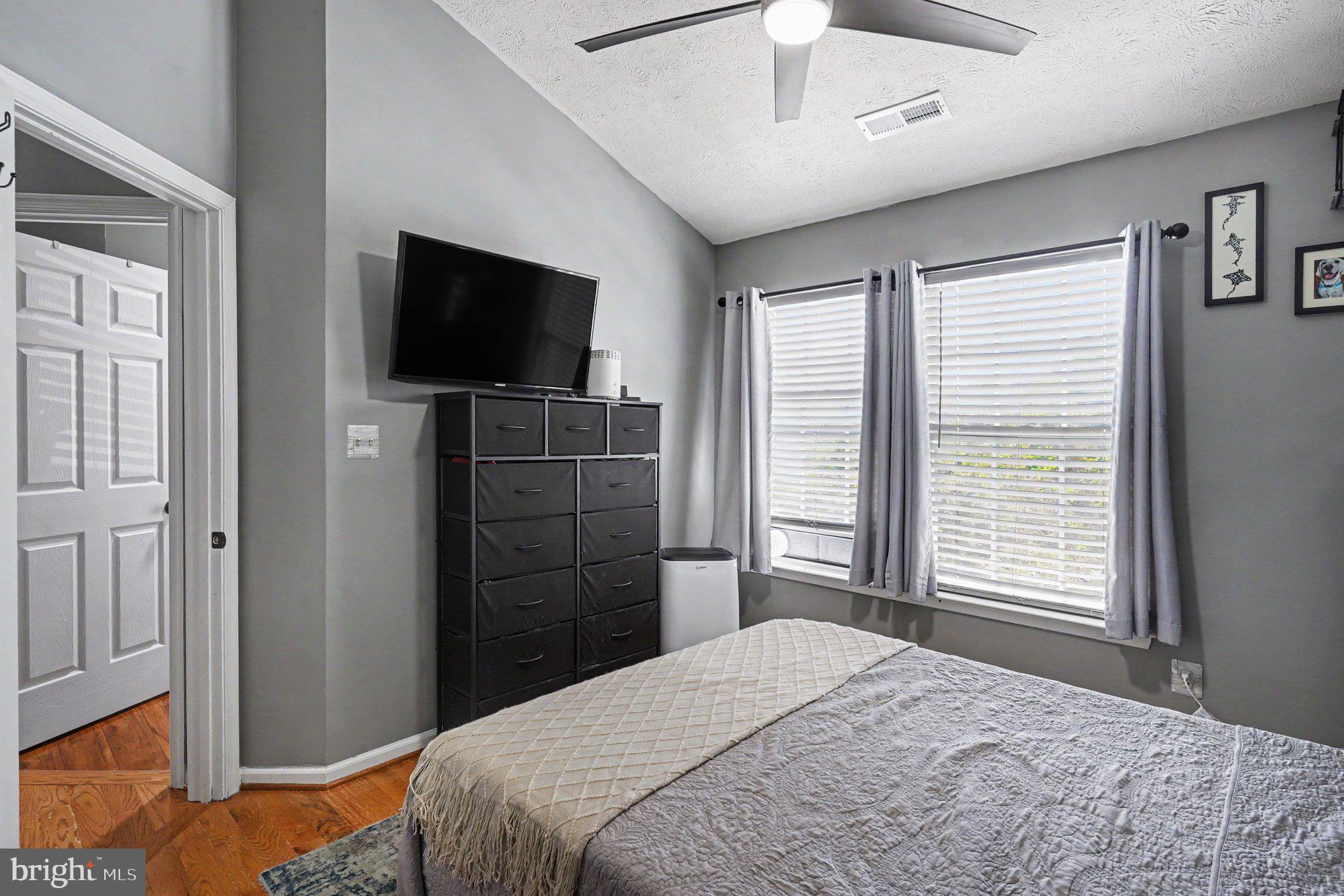 FARMINGTON VILLAGE - Residential