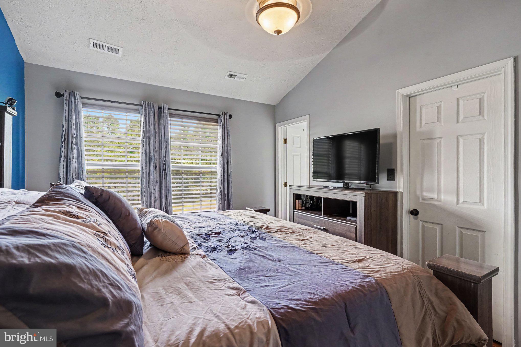 FARMINGTON VILLAGE - Residential