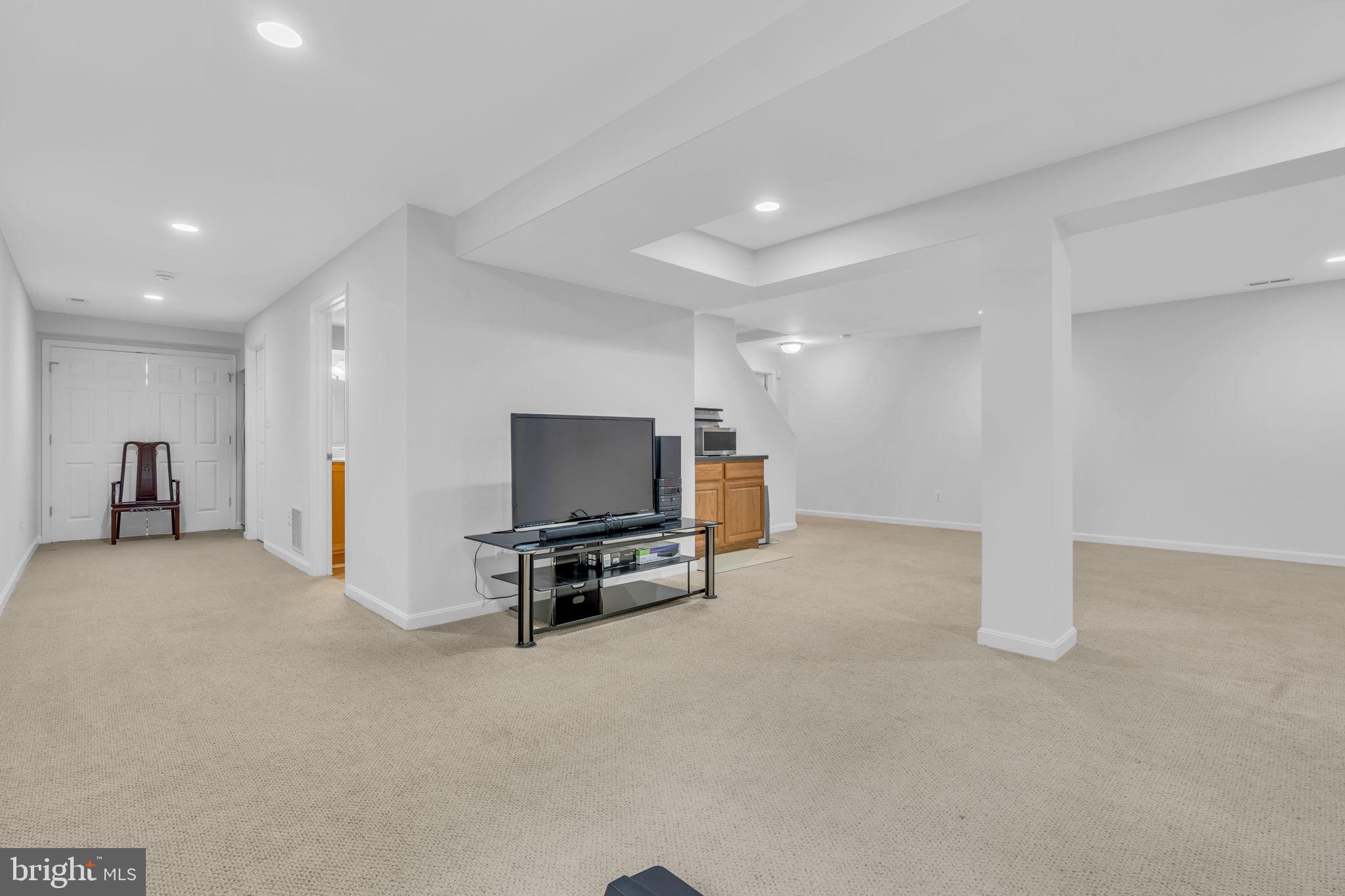 BLUFFS OF WOLF TRAP - Residential