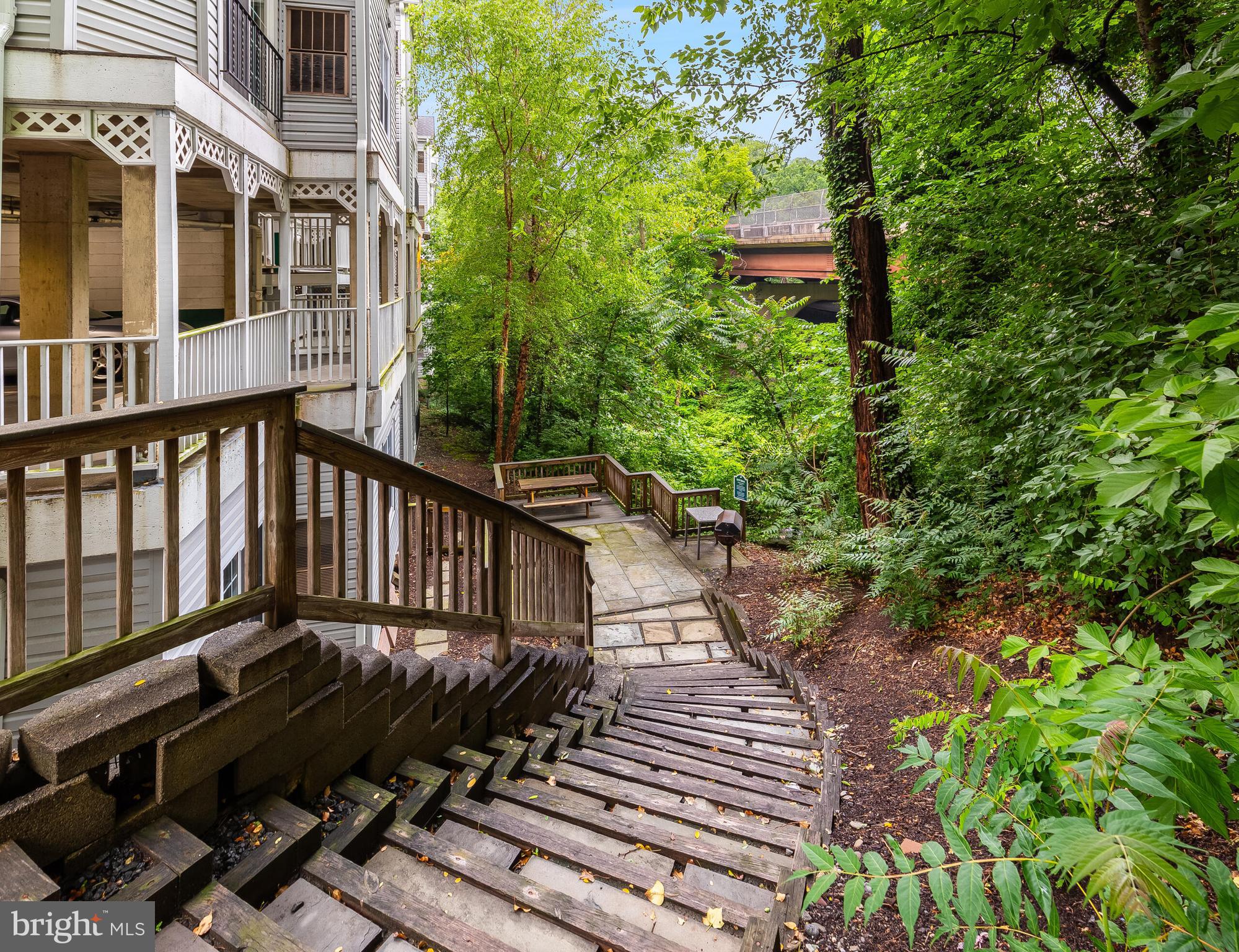 SPOUT RUN TERRACE - Residential