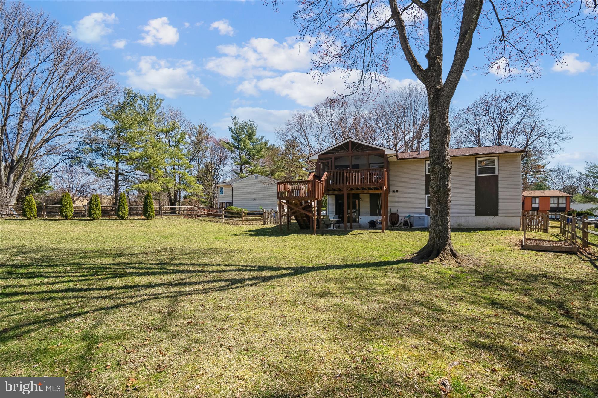 VILLAGE OF LONG REACH - Residential