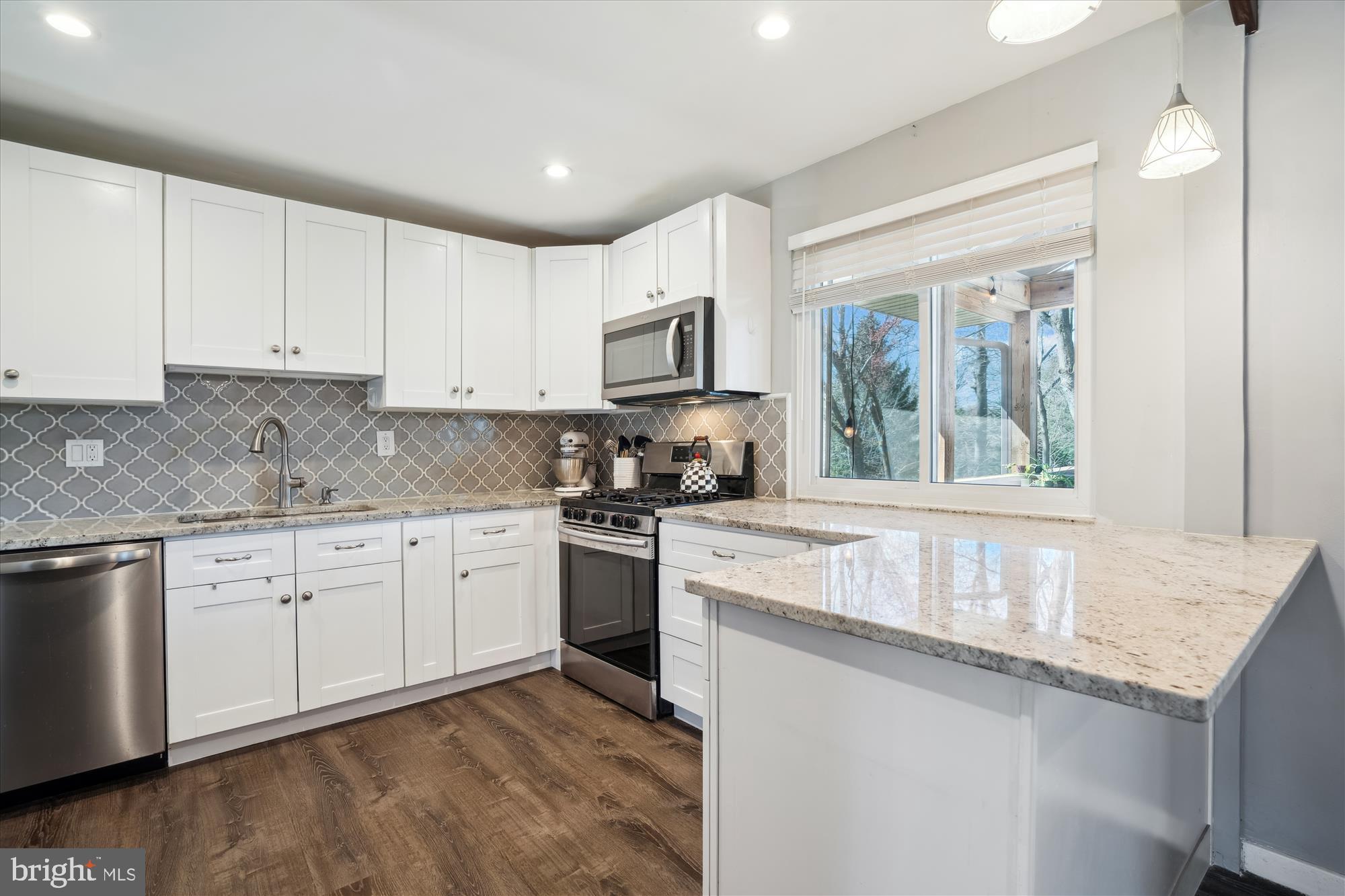VILLAGE OF LONG REACH - Residential