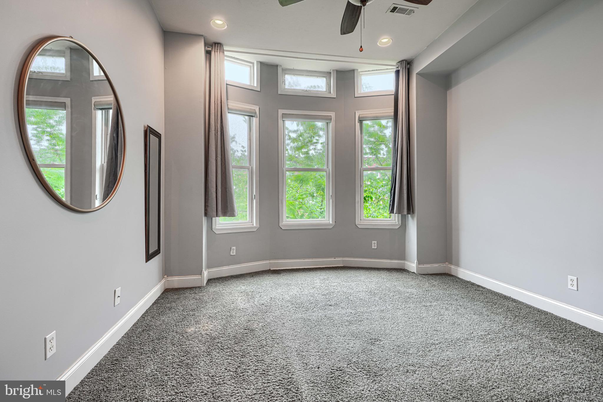 GREEKTOWN - Residential