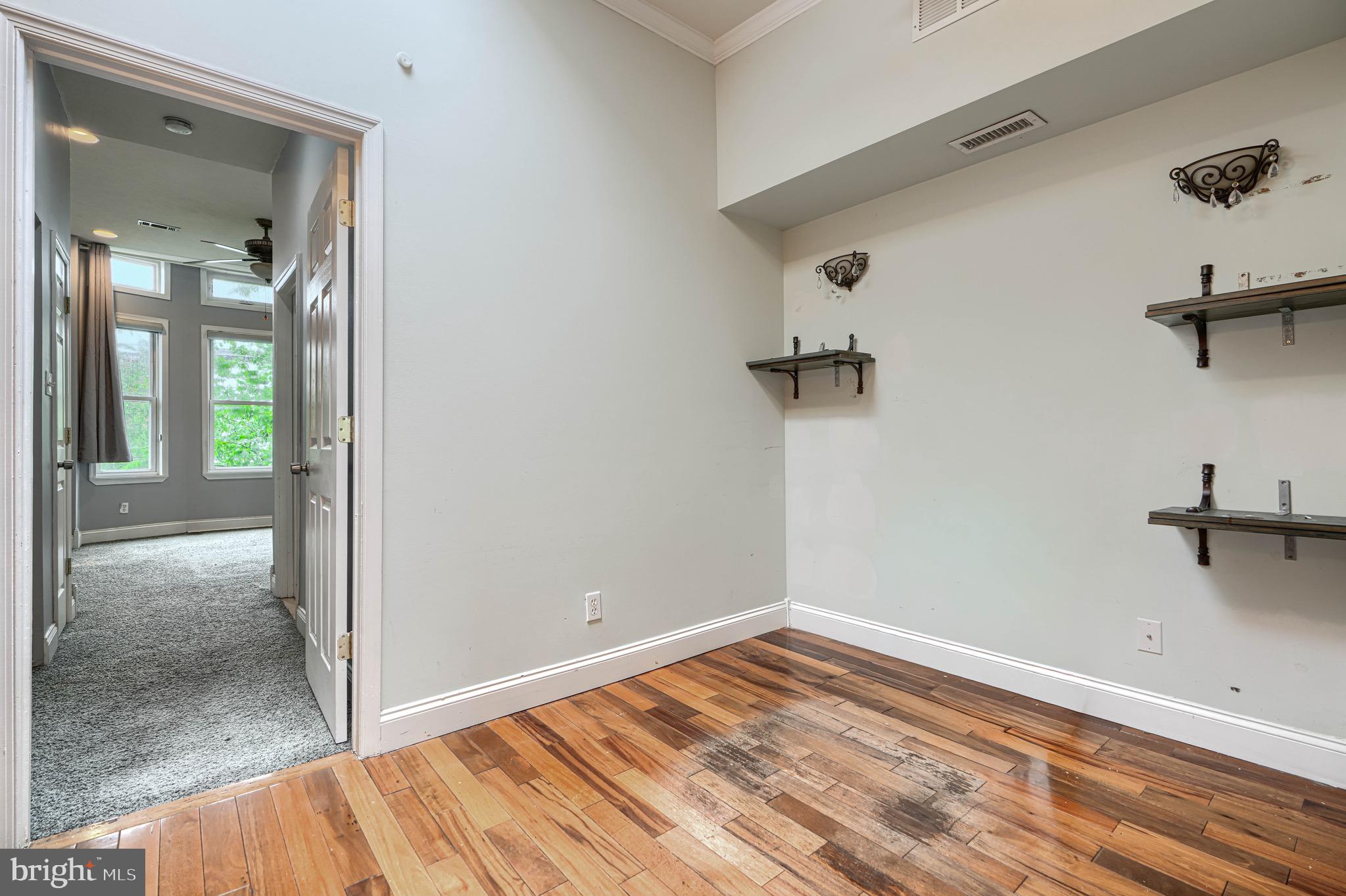 GREEKTOWN - Residential