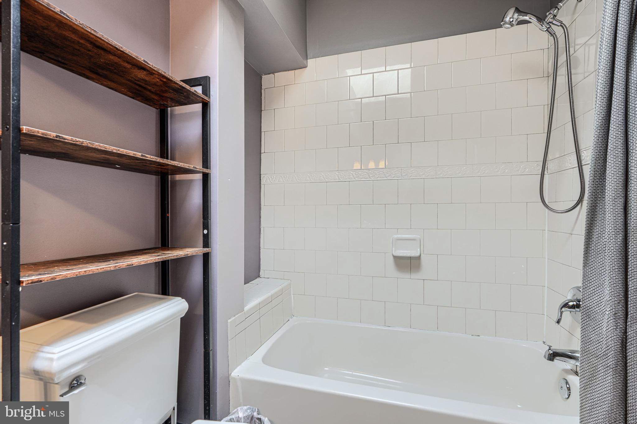 GREEKTOWN - Residential