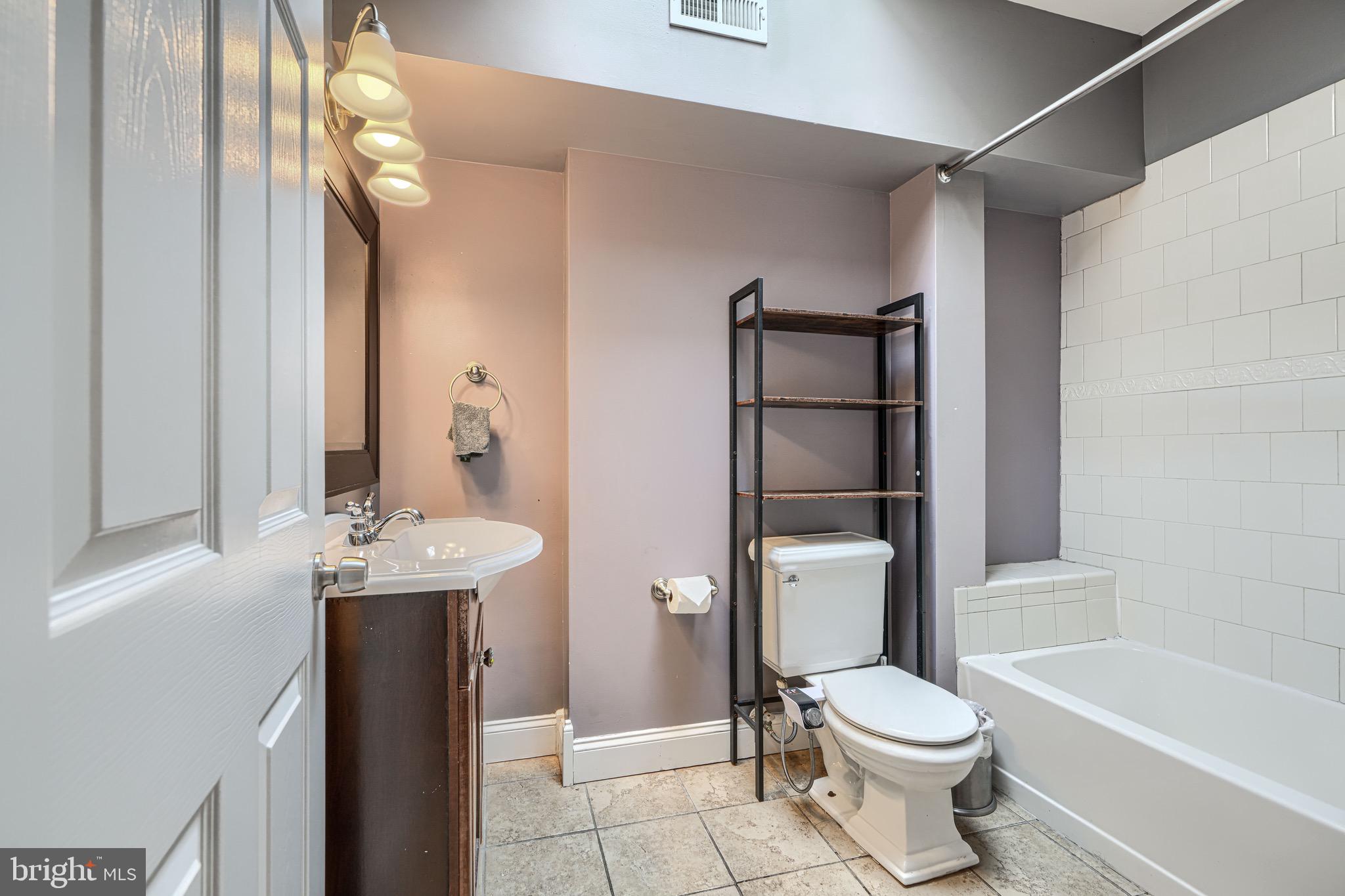 GREEKTOWN - Residential