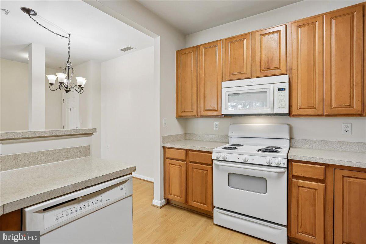 KINGS CROSSING - Residential