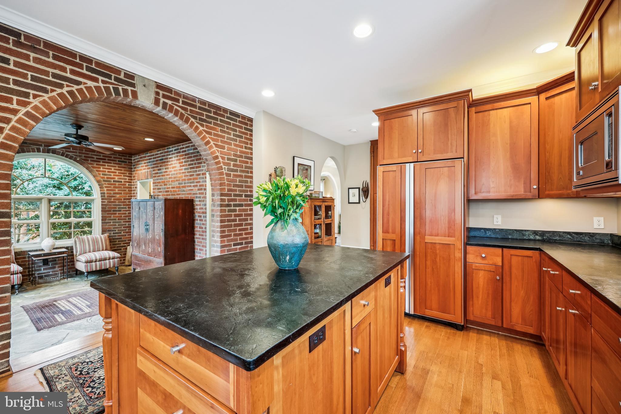 WOODSIDE PARK - Residential