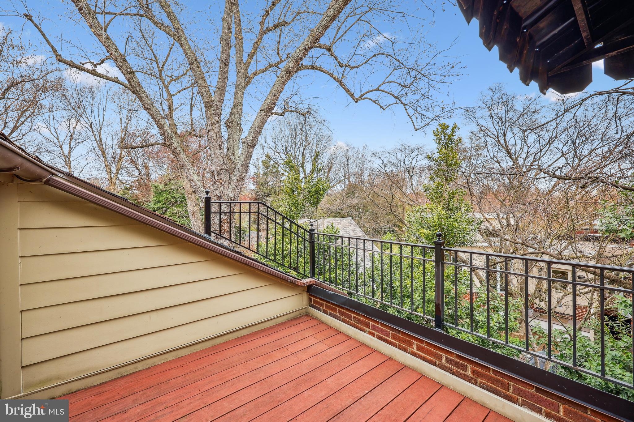 WOODSIDE PARK - Residential