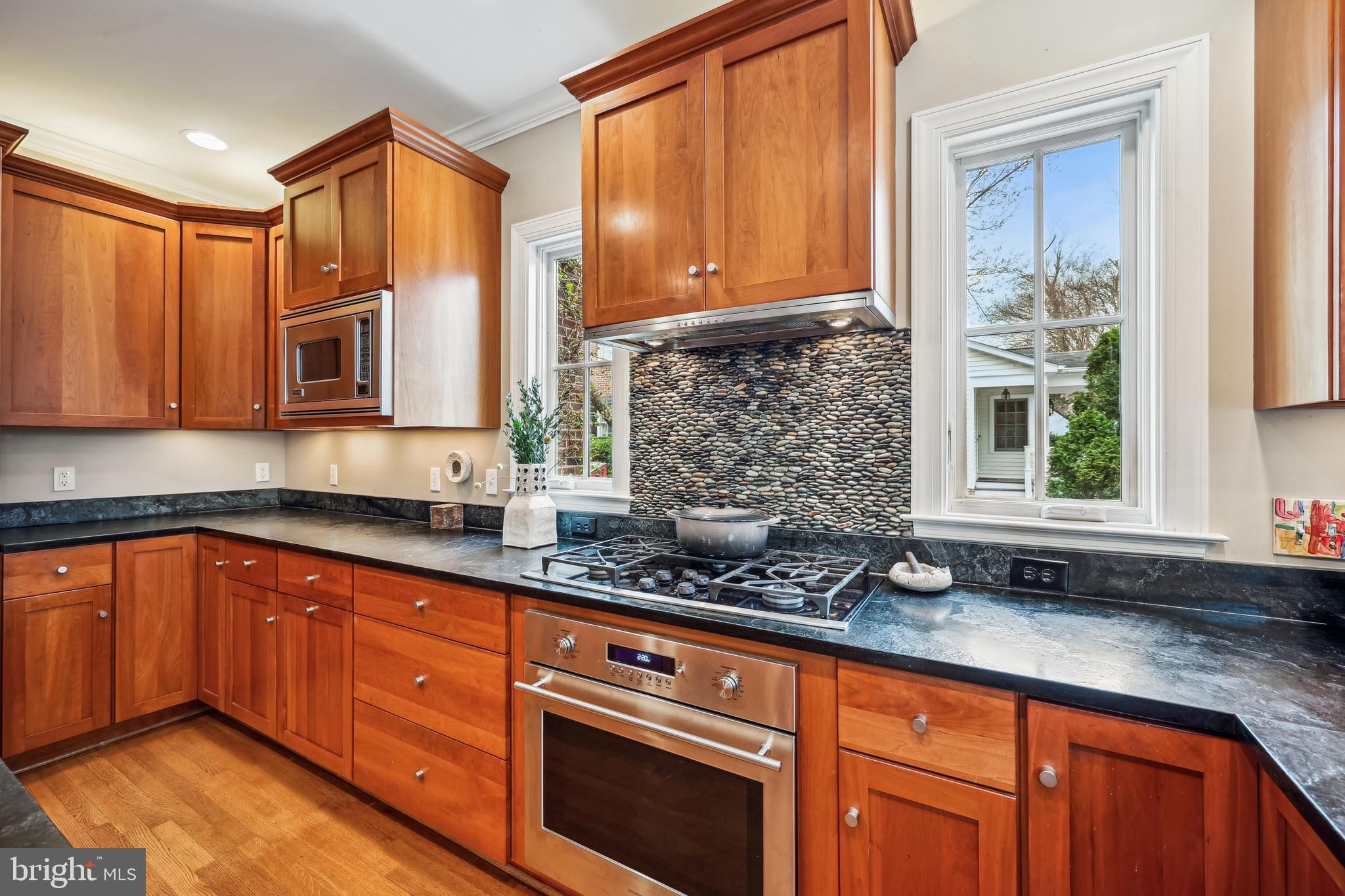 WOODSIDE PARK - Residential