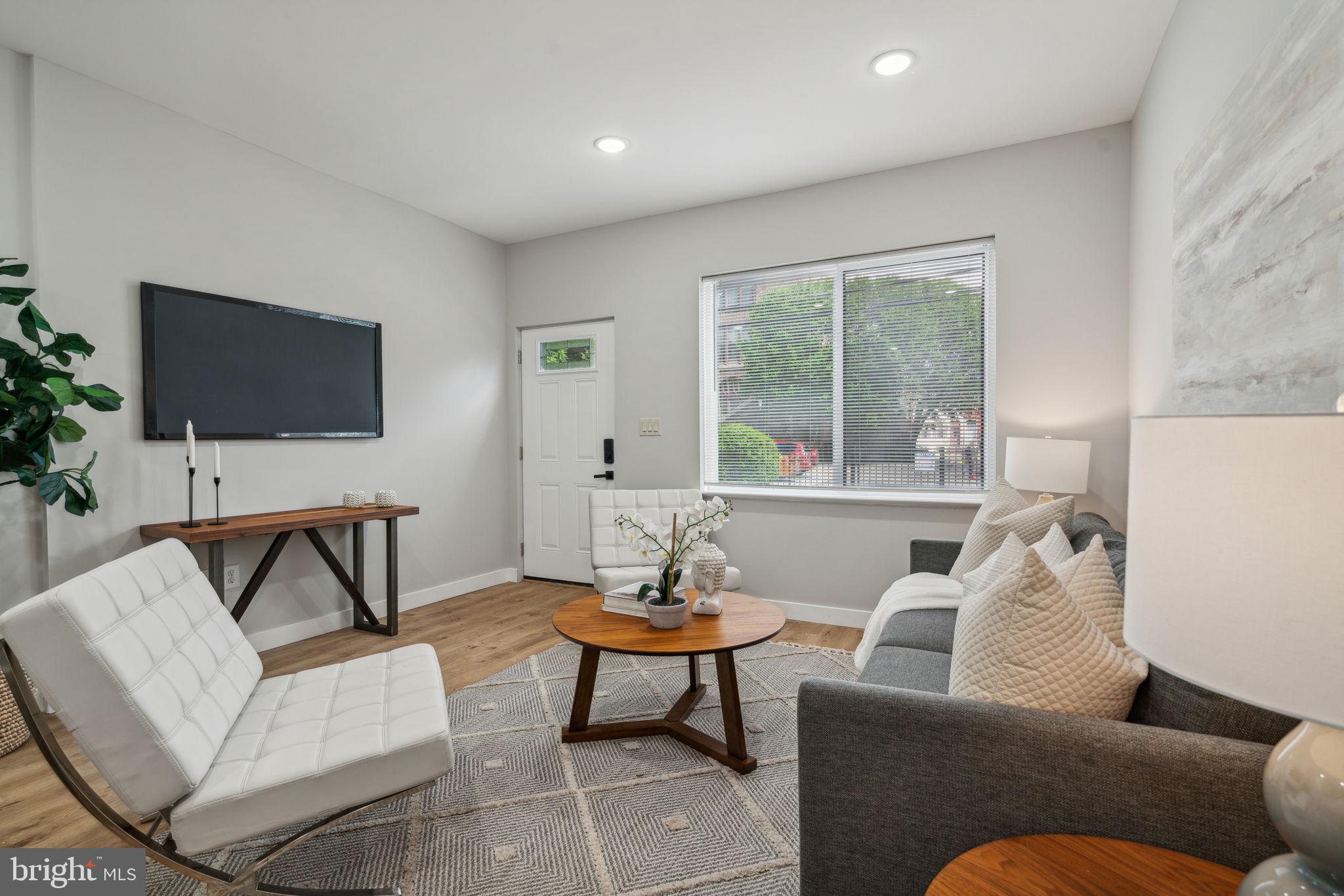 POINT BREEZE - Residential