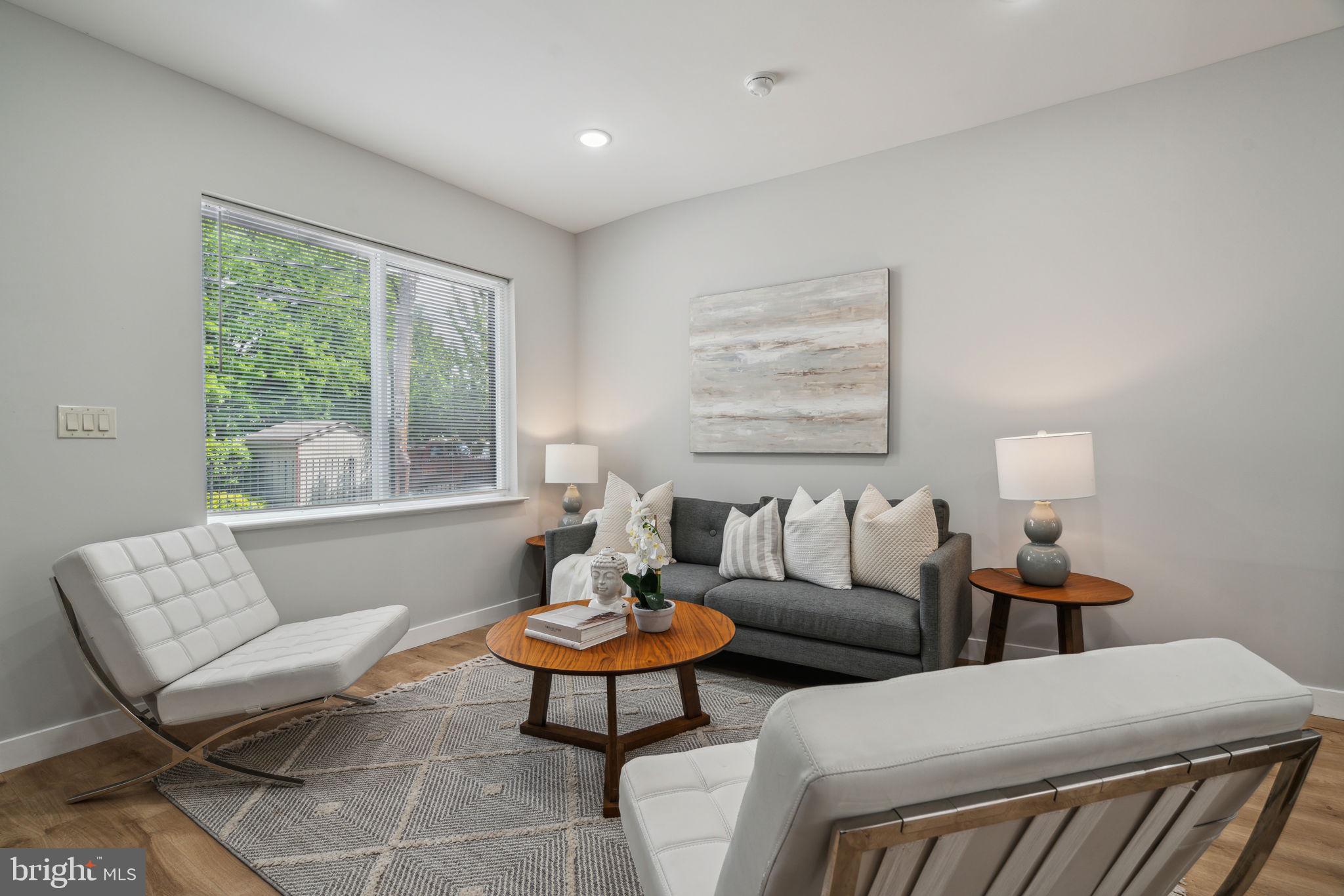 POINT BREEZE - Residential