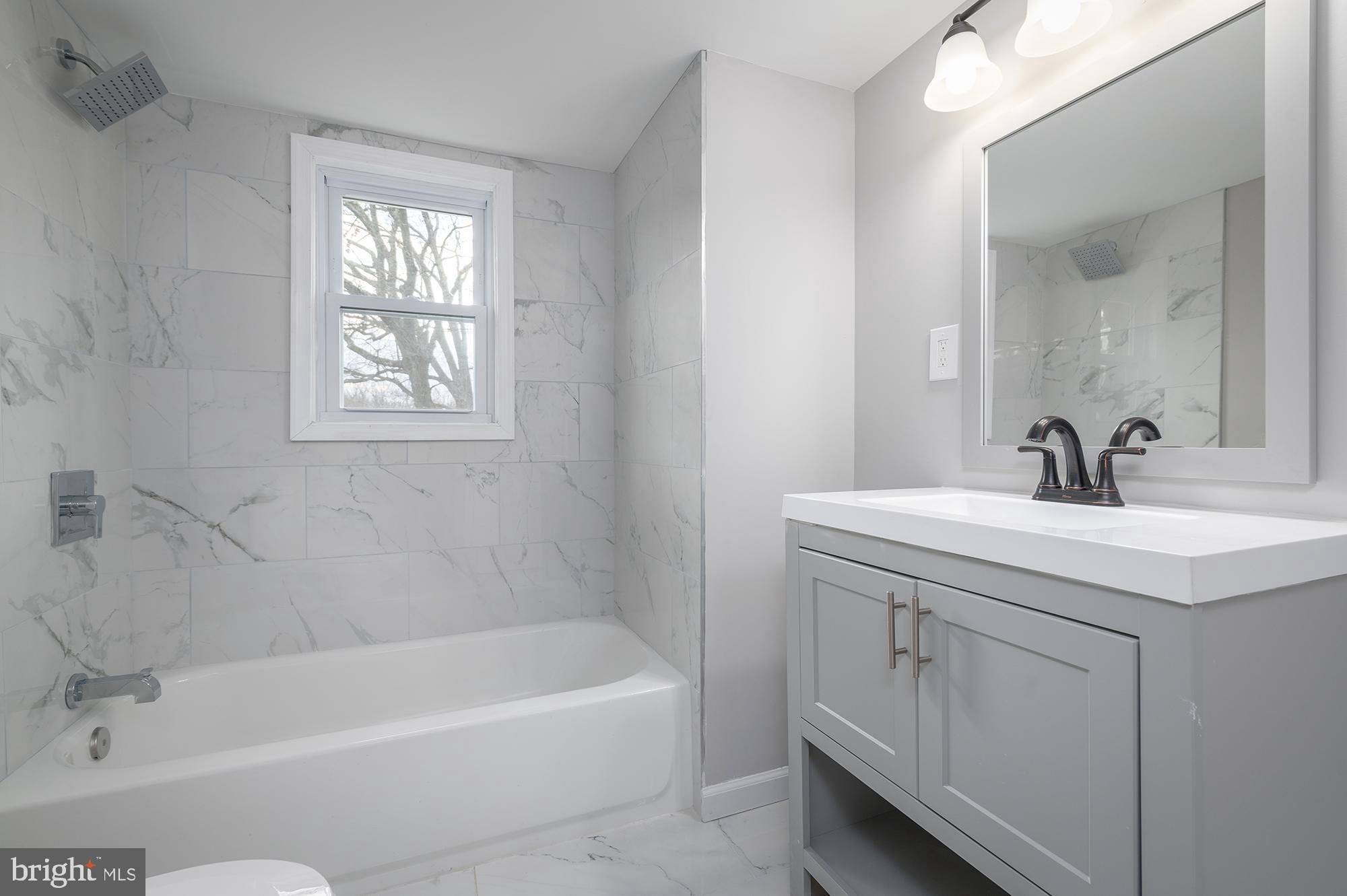 EDGEWOOD PARK - Residential