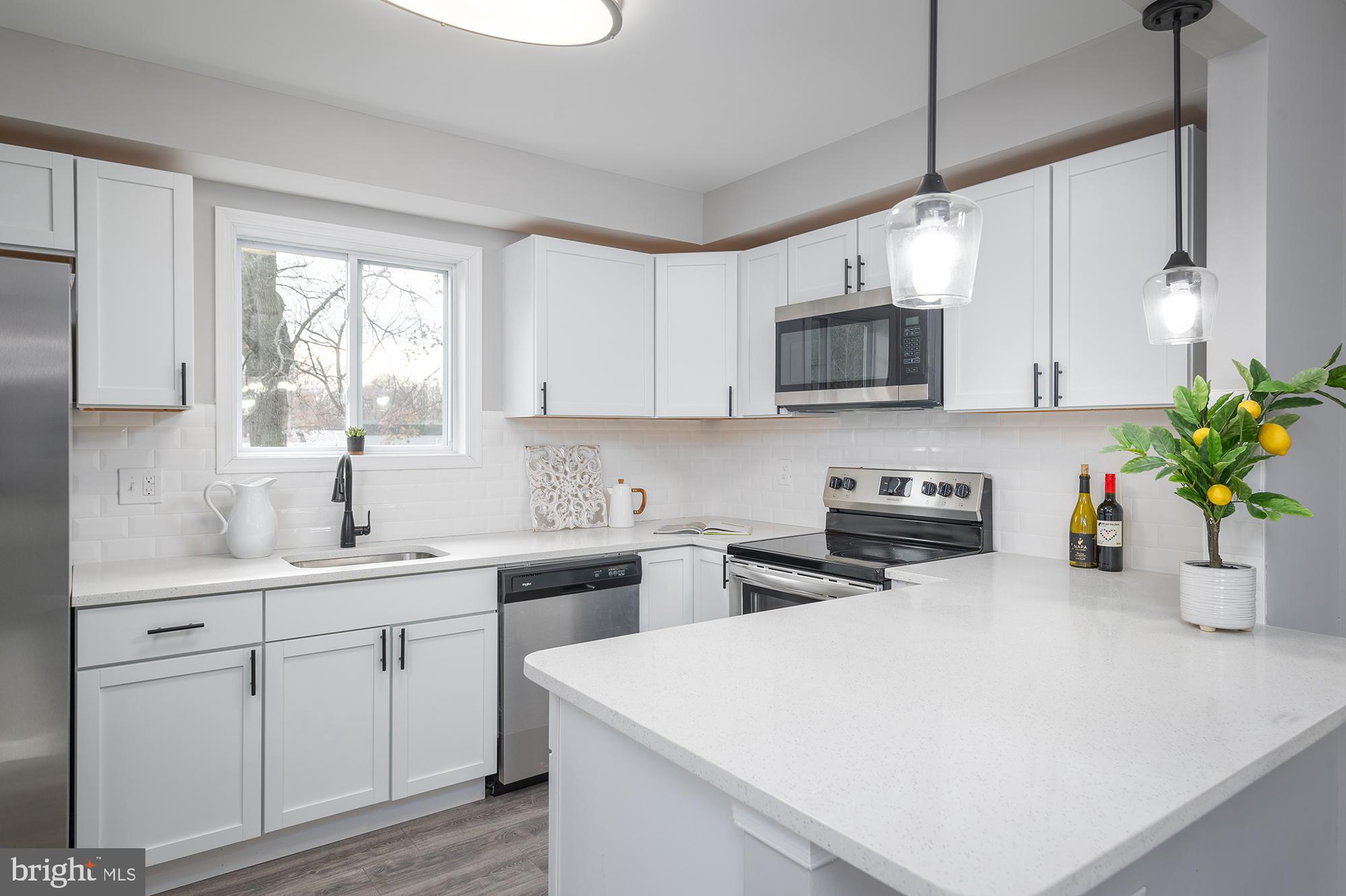 EDGEWOOD PARK - Residential