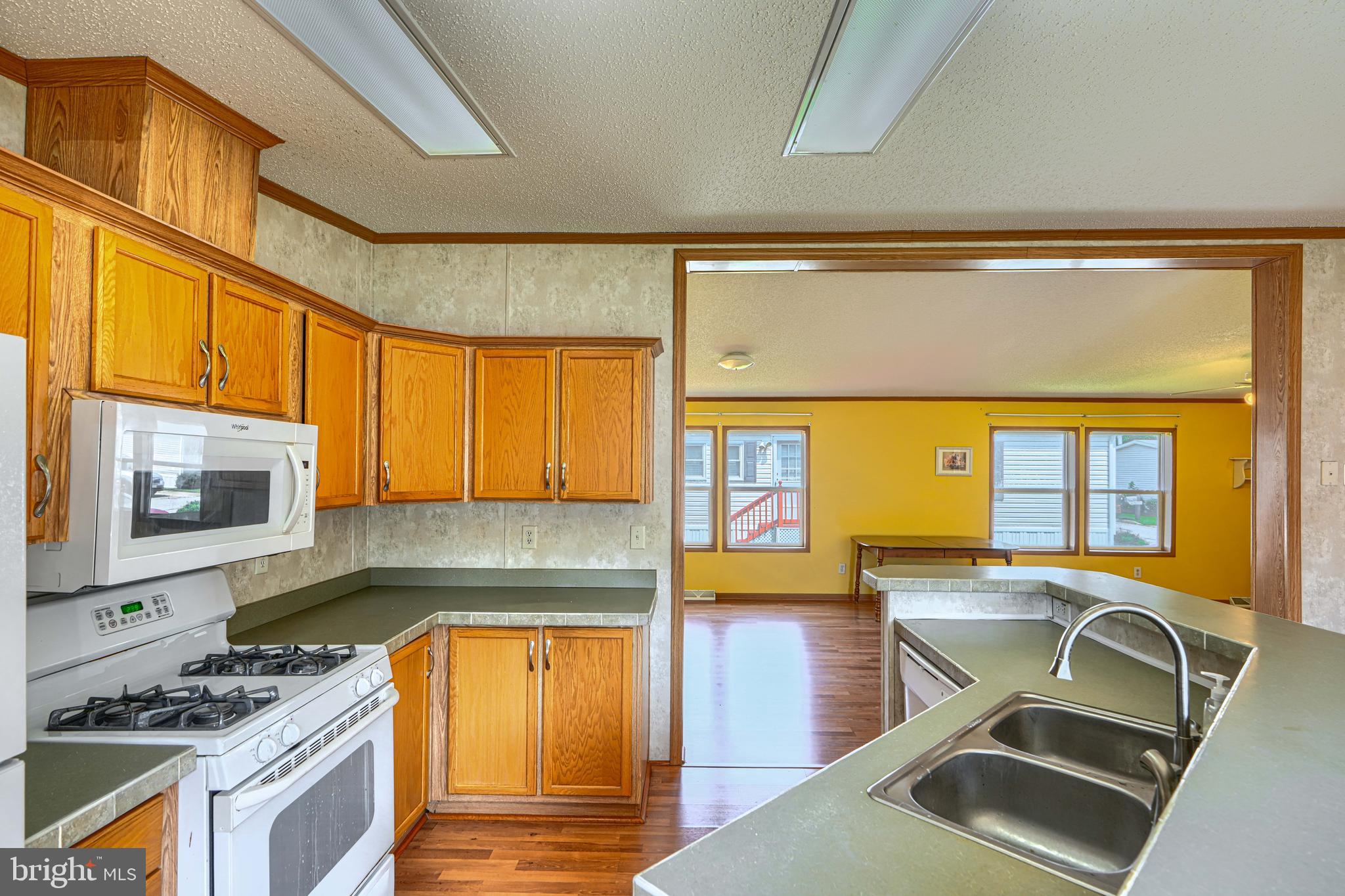 BISCAYNE BAY VILLAGE - Residential