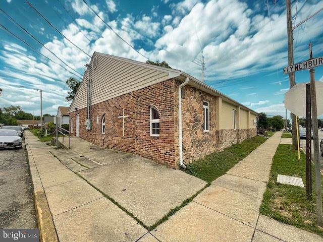 Currently used as a church and in the Downtown Residential R-5 zoning. This sale also includes 5 additional residential lots.