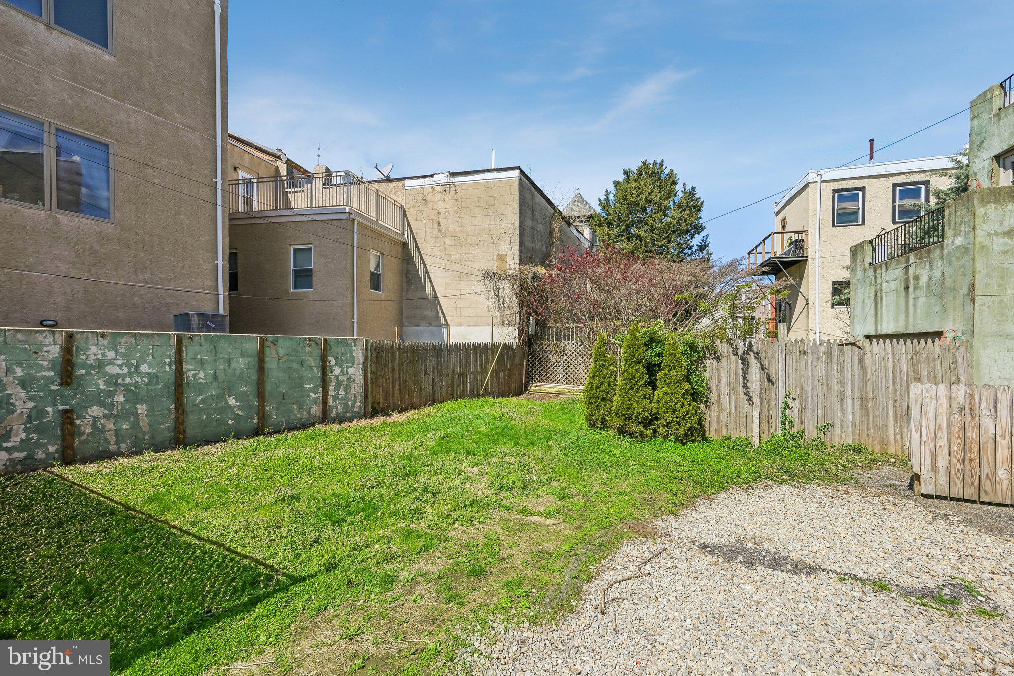 NORTHERN LIBERTIES - Land