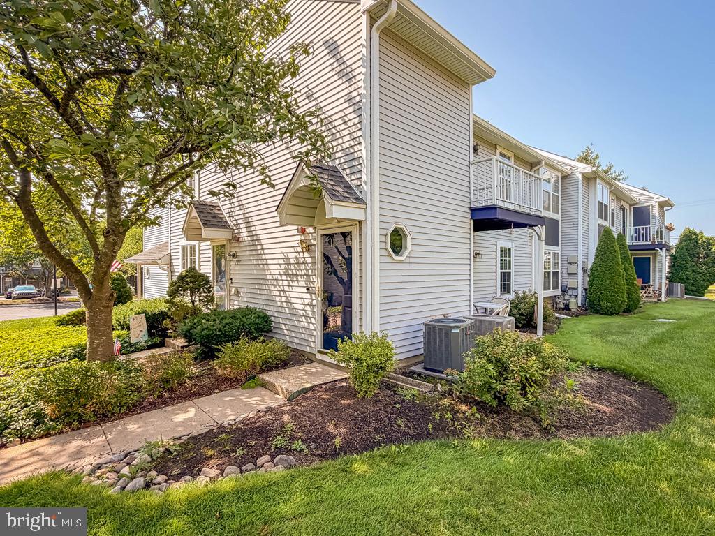 SOCIETY PL - Residential